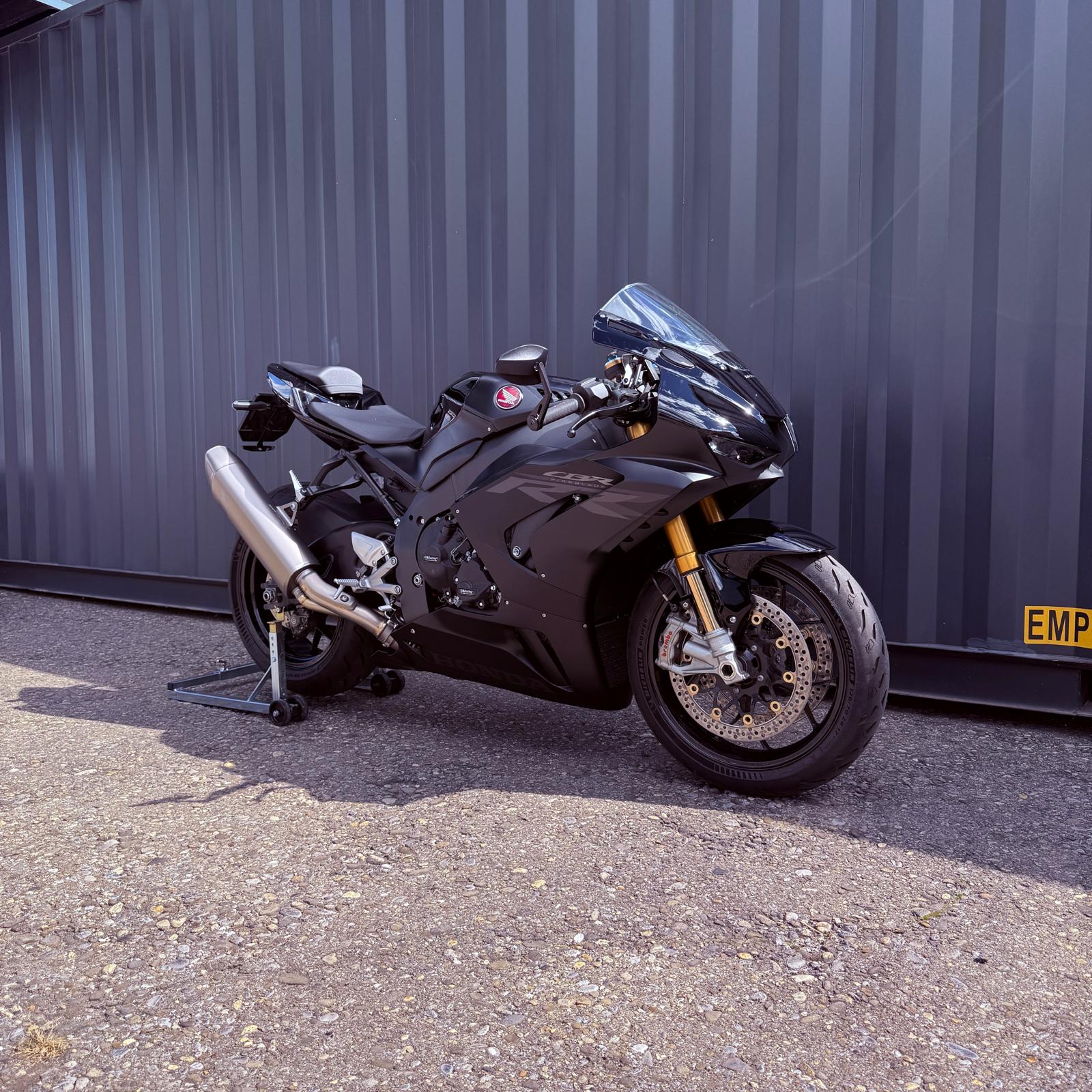 HONDA CBR 1000 RR-R SP-image-7