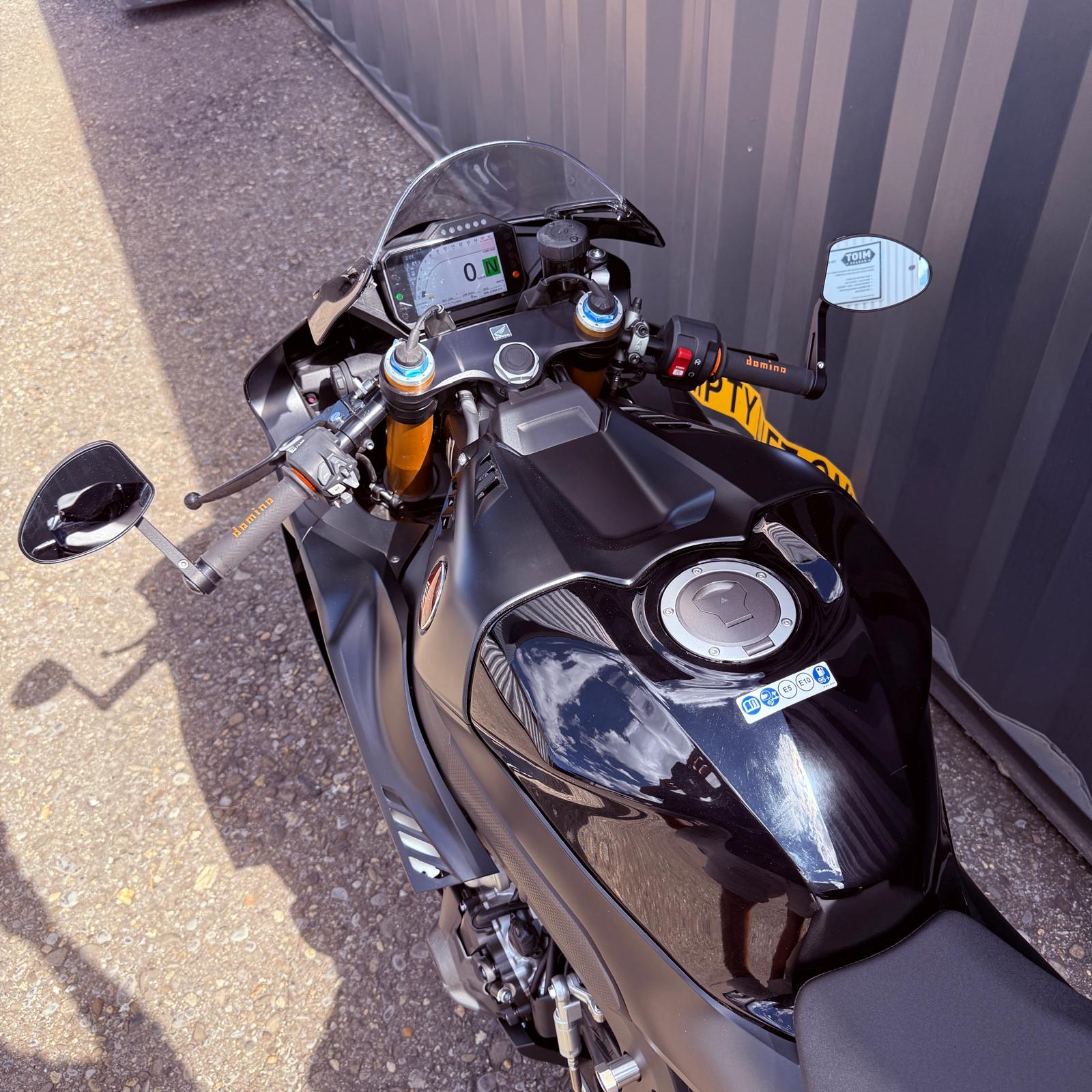 HONDA CBR 1000 RR-R SP-image-8