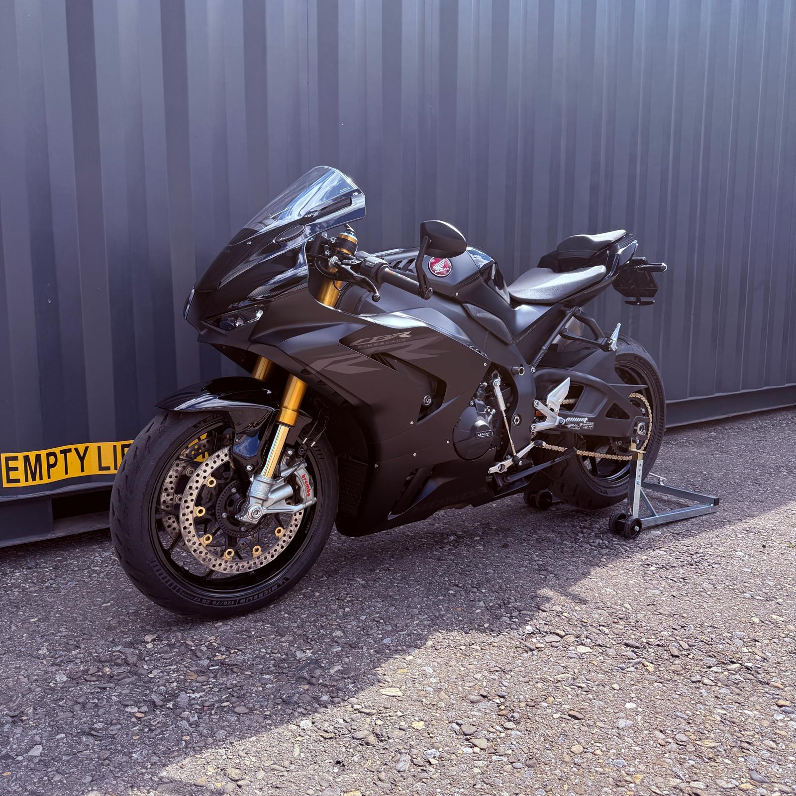 HONDA CBR 1000 RR-R SP-image-3