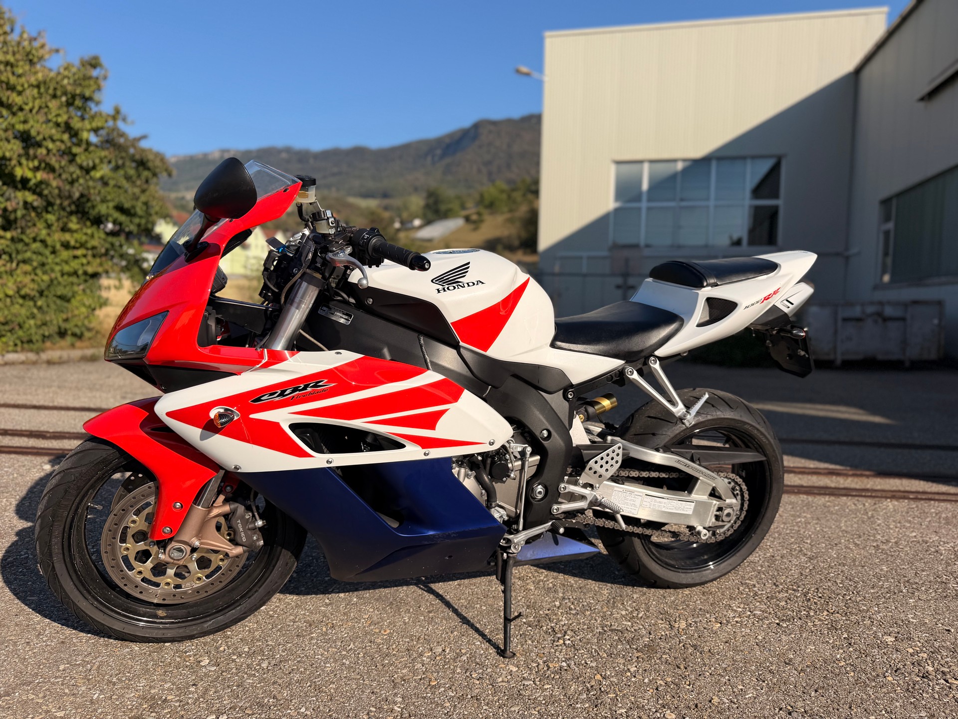 HONDA CBR 1000 RR-image-0
