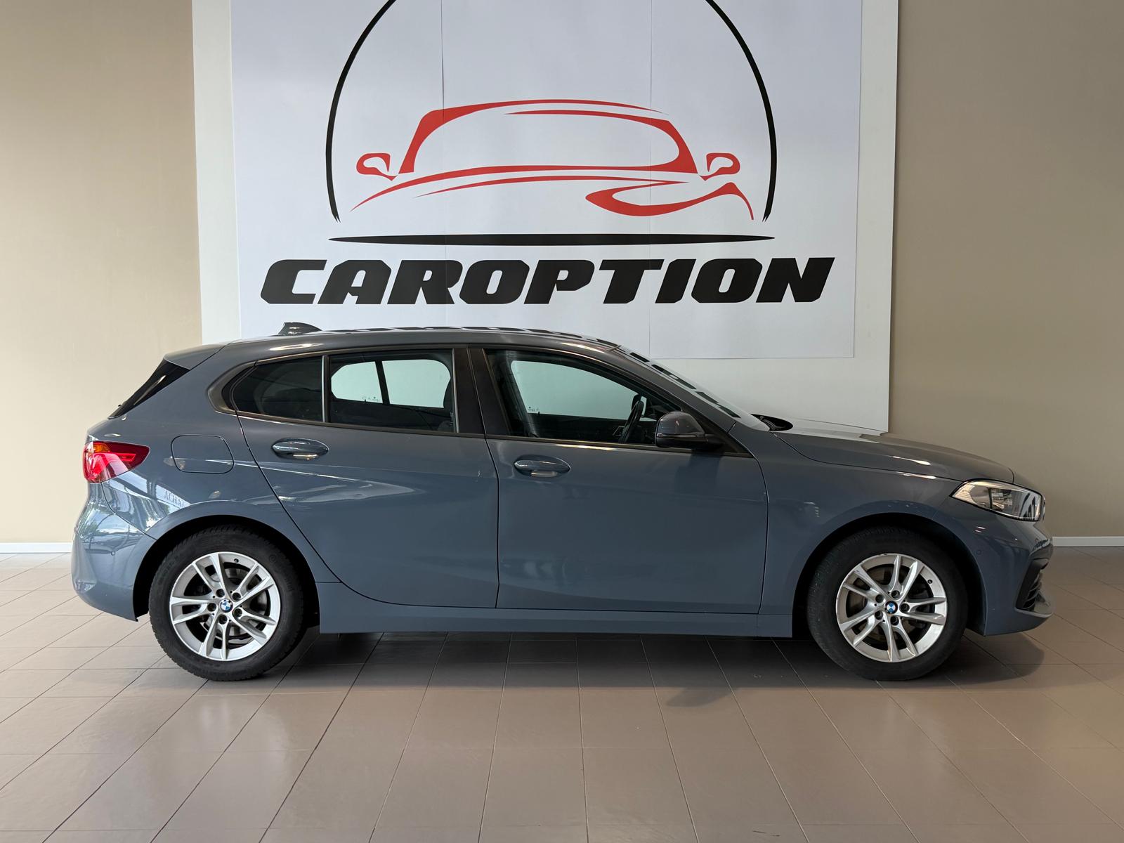 BMW 118i Steptronic Sport Line-showroom-element-3