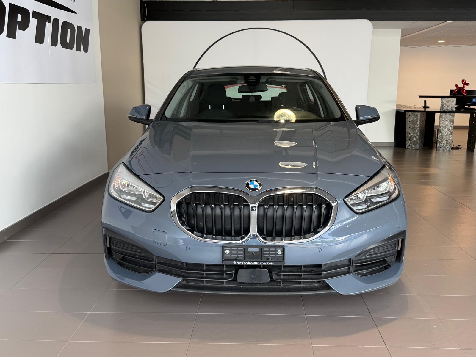 BMW 118i Steptronic Sport Line-showroom-element-2