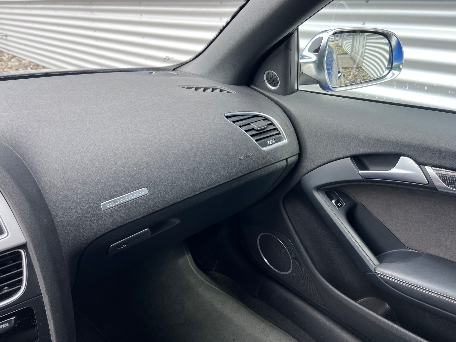 AUDI S5 Cabriolet 3.0 V6 TFSI quattro S-Tronic RS Edition-image-16