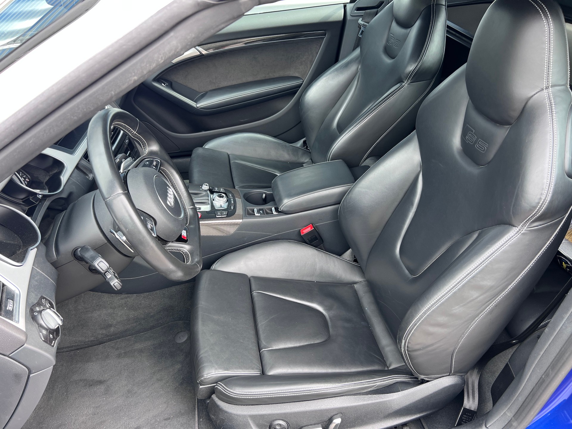 AUDI S5 Cabriolet 3.0 V6 TFSI quattro S-Tronic RS Edition-image-12