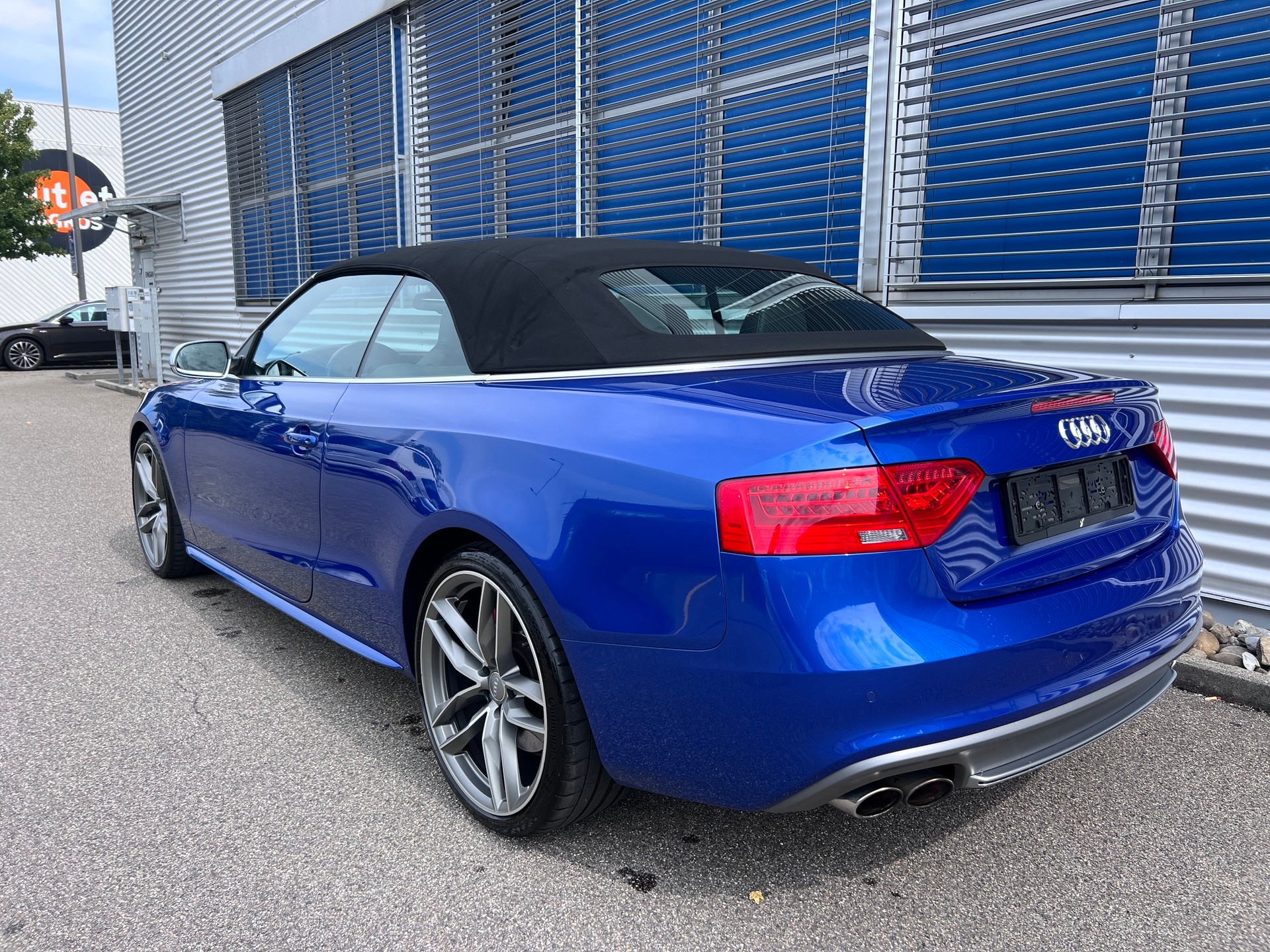 AUDI S5 Cabriolet 3.0 V6 TFSI quattro S-Tronic RS Edition-image-9