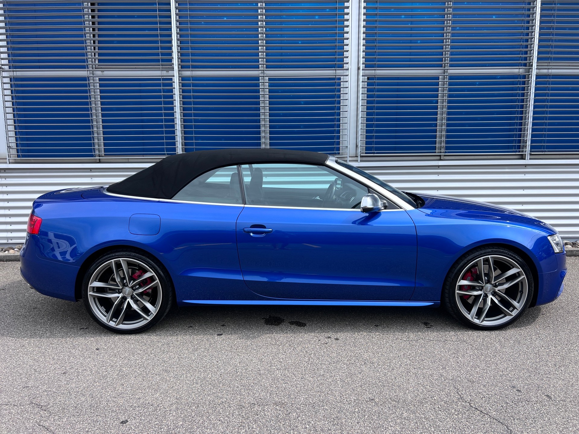 AUDI S5 Cabriolet 3.0 V6 TFSI quattro S-Tronic RS Edition-image-8
