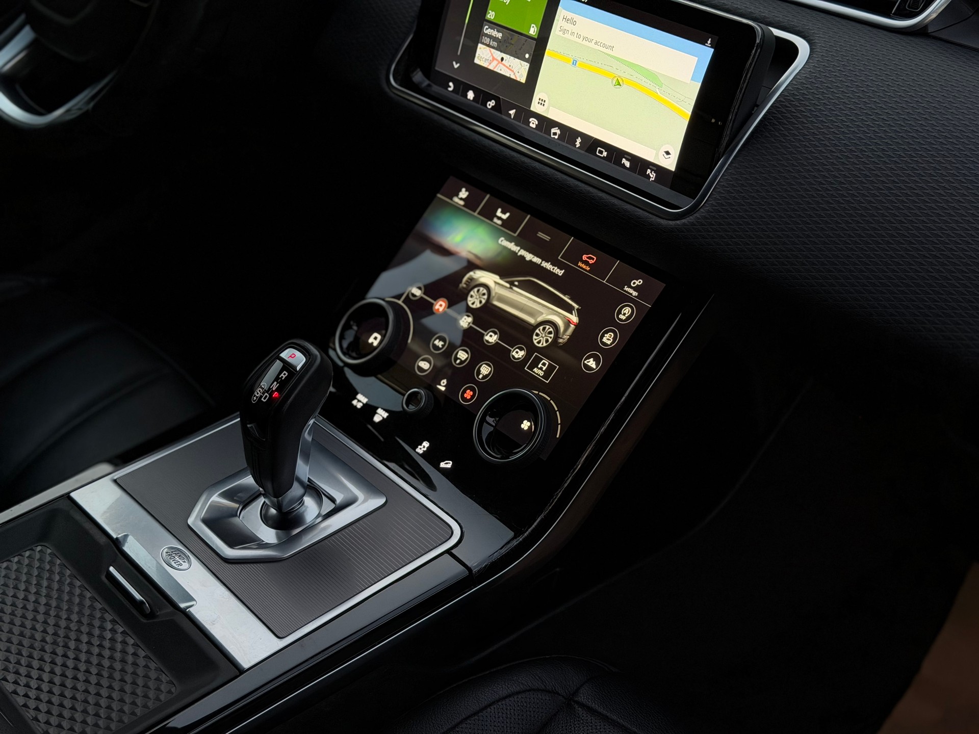 LAND ROVER Range Rover Evoque P 200 MHEV SE AT9-image-16