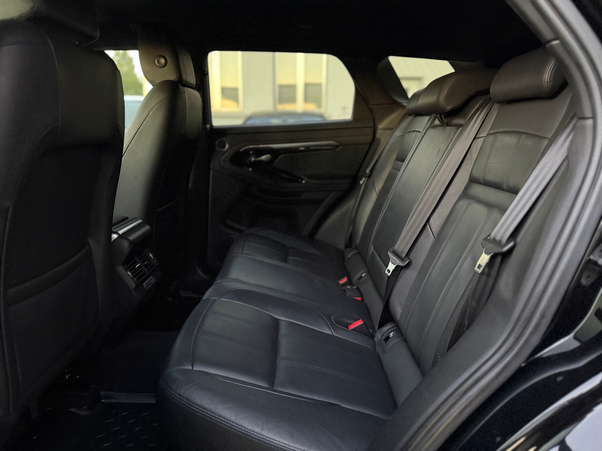 LAND ROVER Range Rover Evoque P 200 MHEV SE AT9-image-10