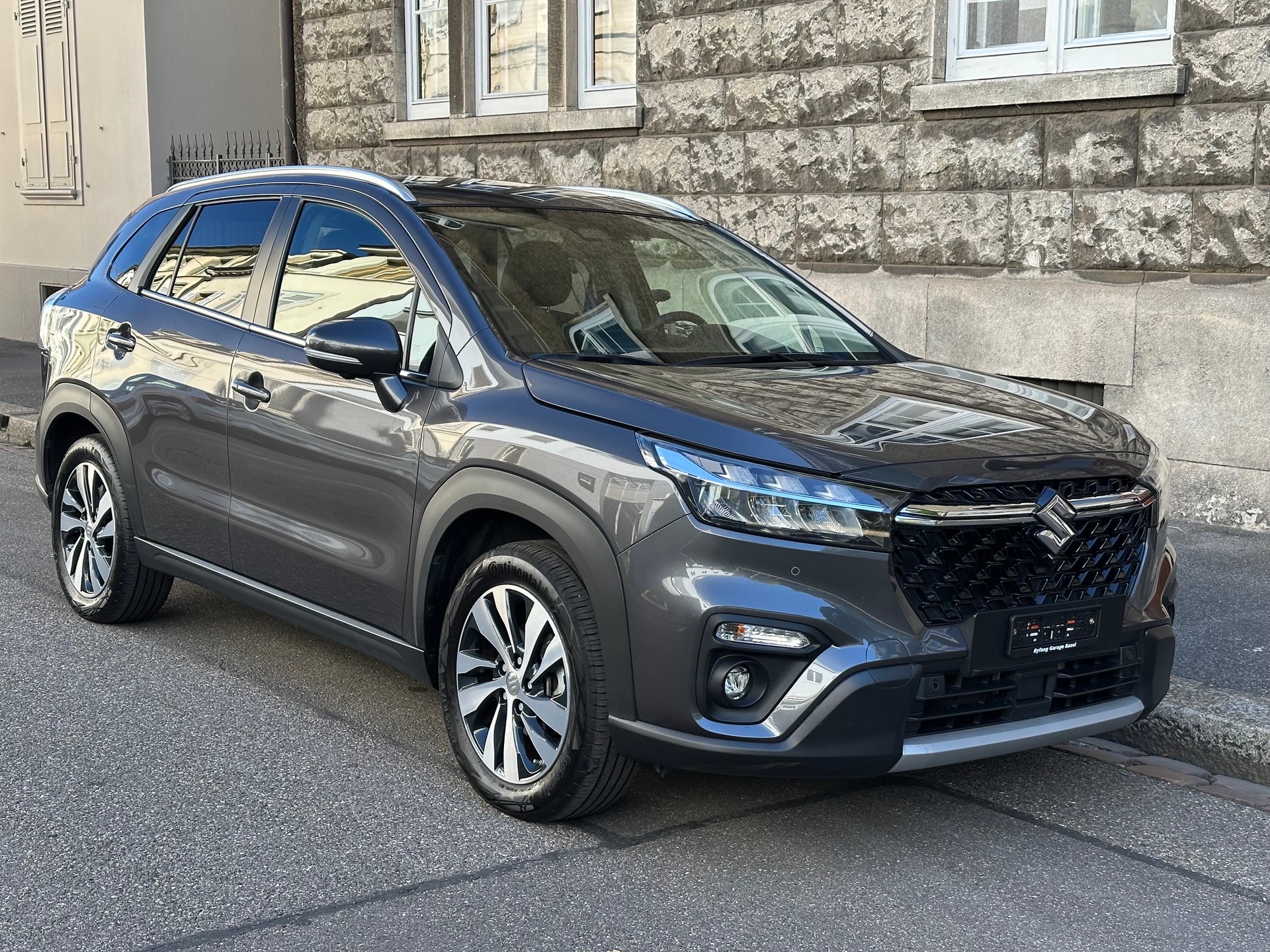 SUZUKI S-Cross 1.5 Compact Top Hybrid-showroom-element-2