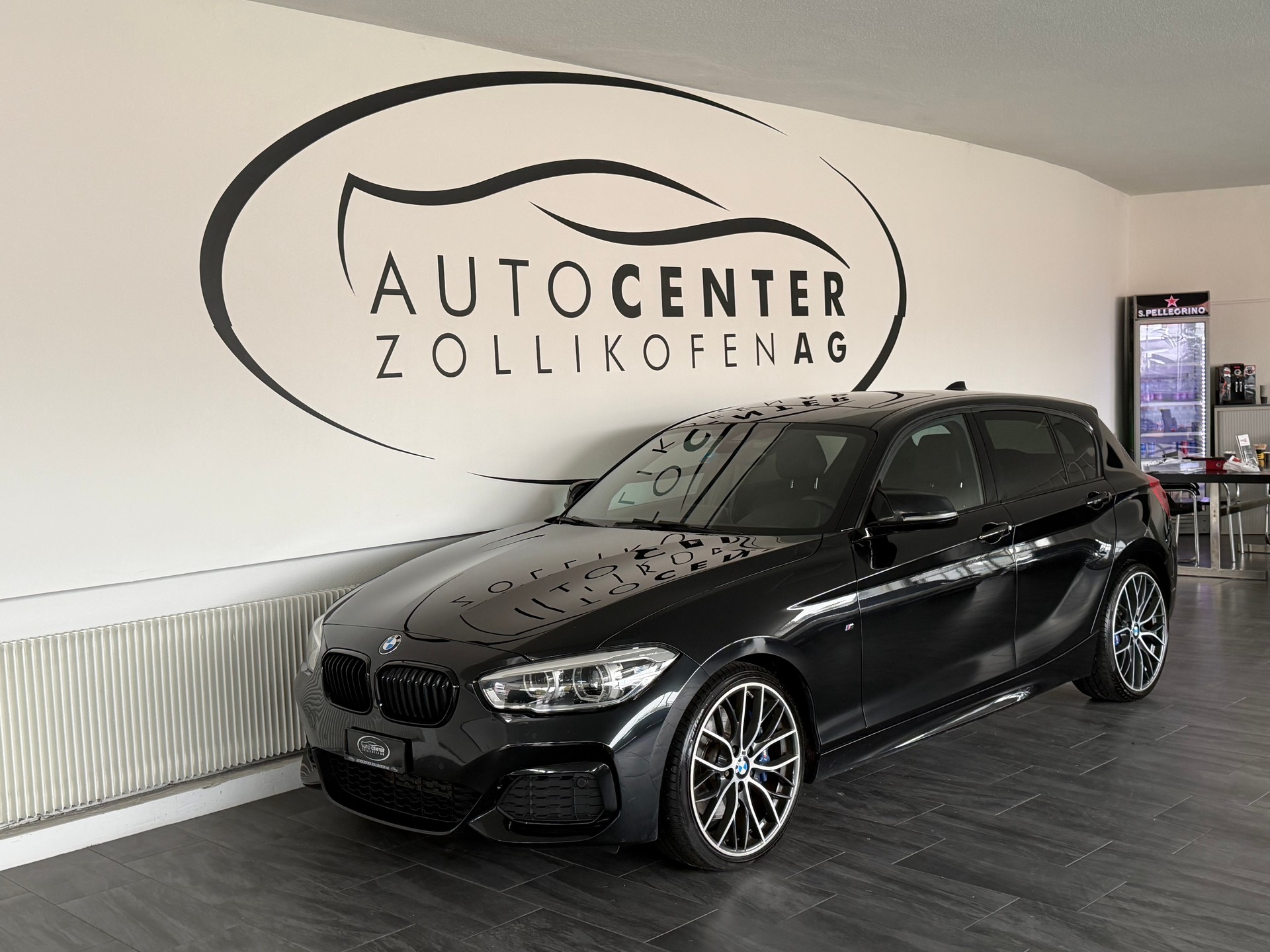 BMW M140i xDrive Steptronic-showroom-element-3