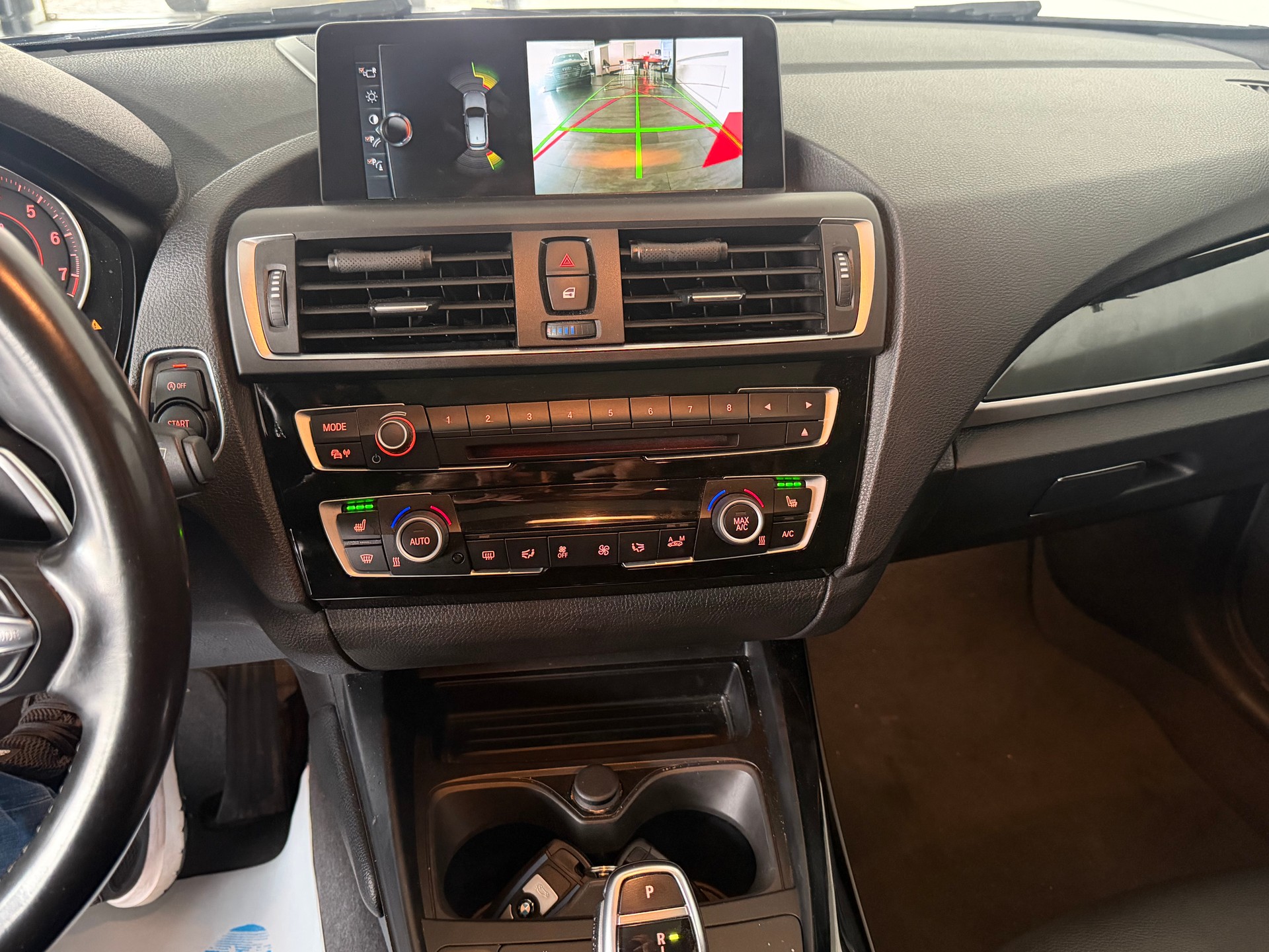 BMW M140i xDrive Steptronic-image-13