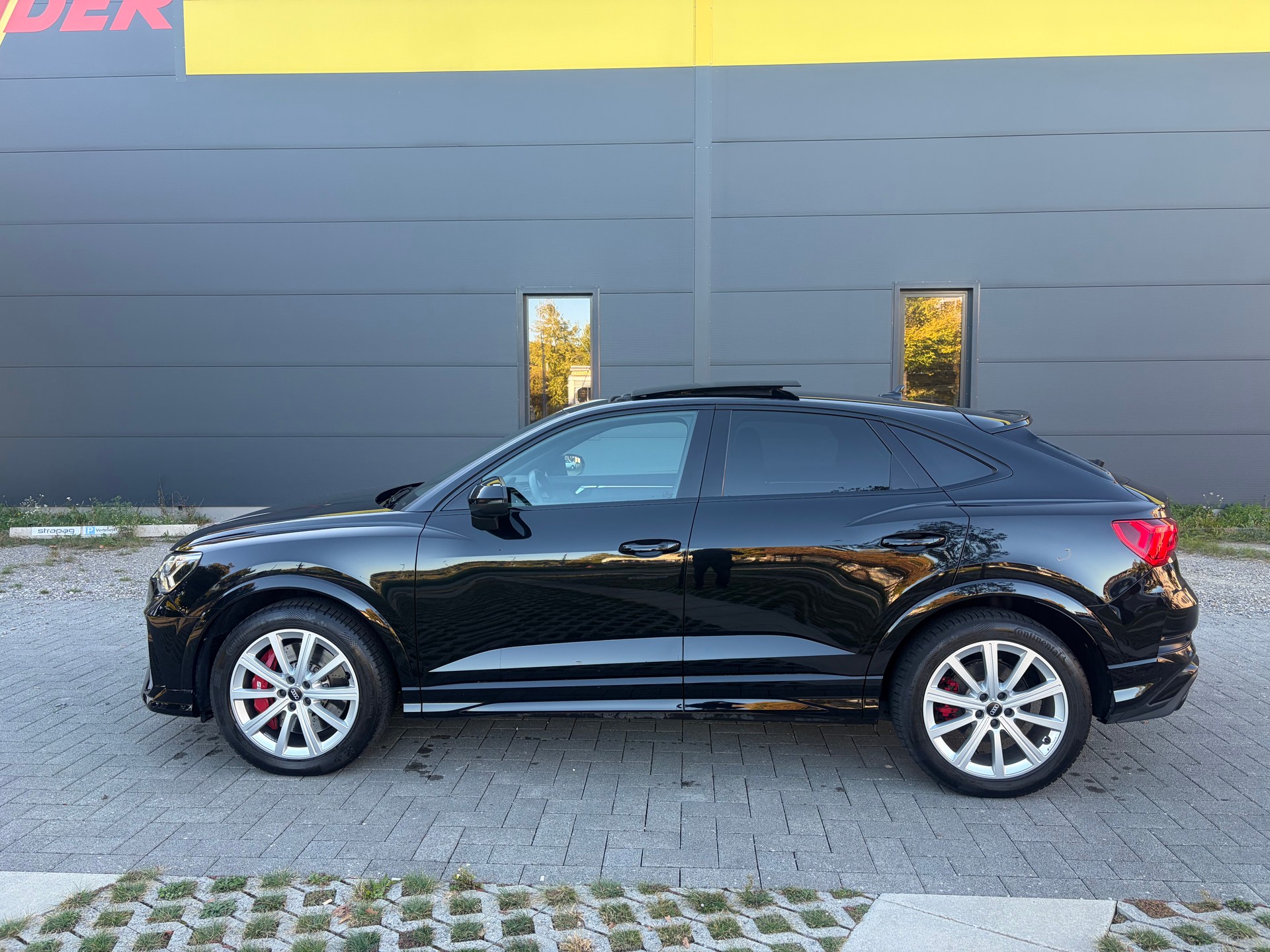 AUDI RS Q3 Sportback quattro S tronic-image-7