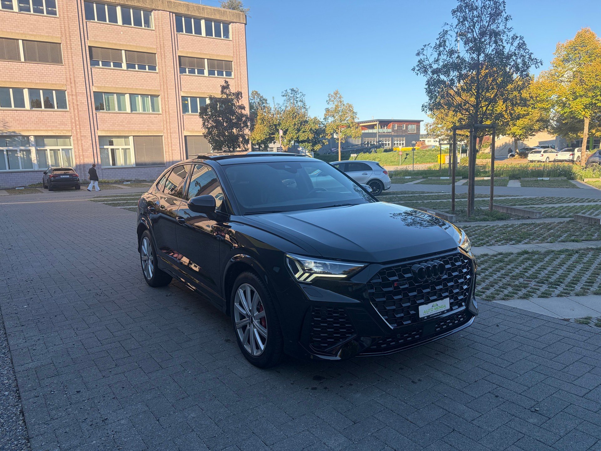 AUDI RS Q3 Sportback quattro S tronic-image-2