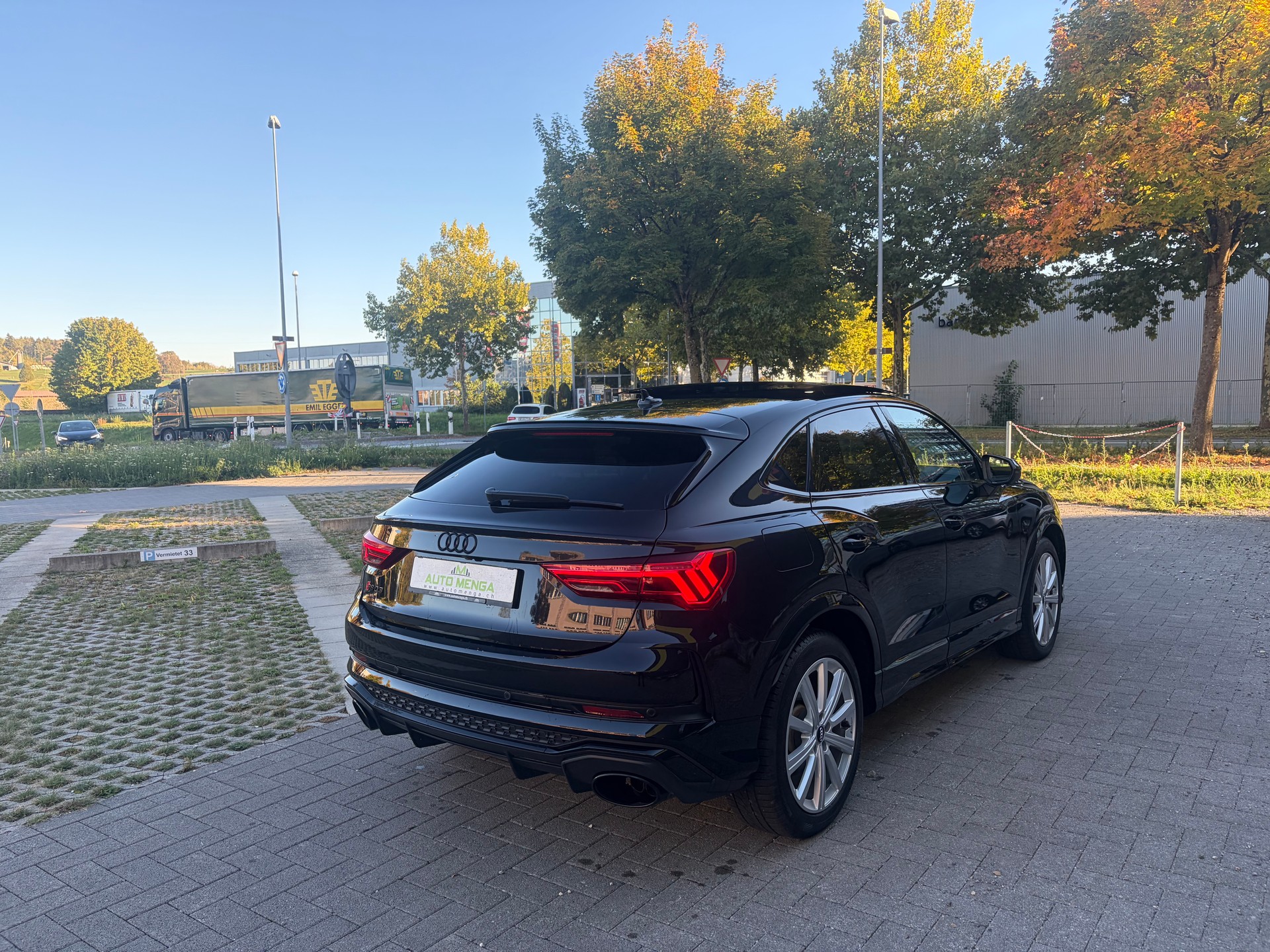 AUDI RS Q3 Sportback quattro S tronic-image-4