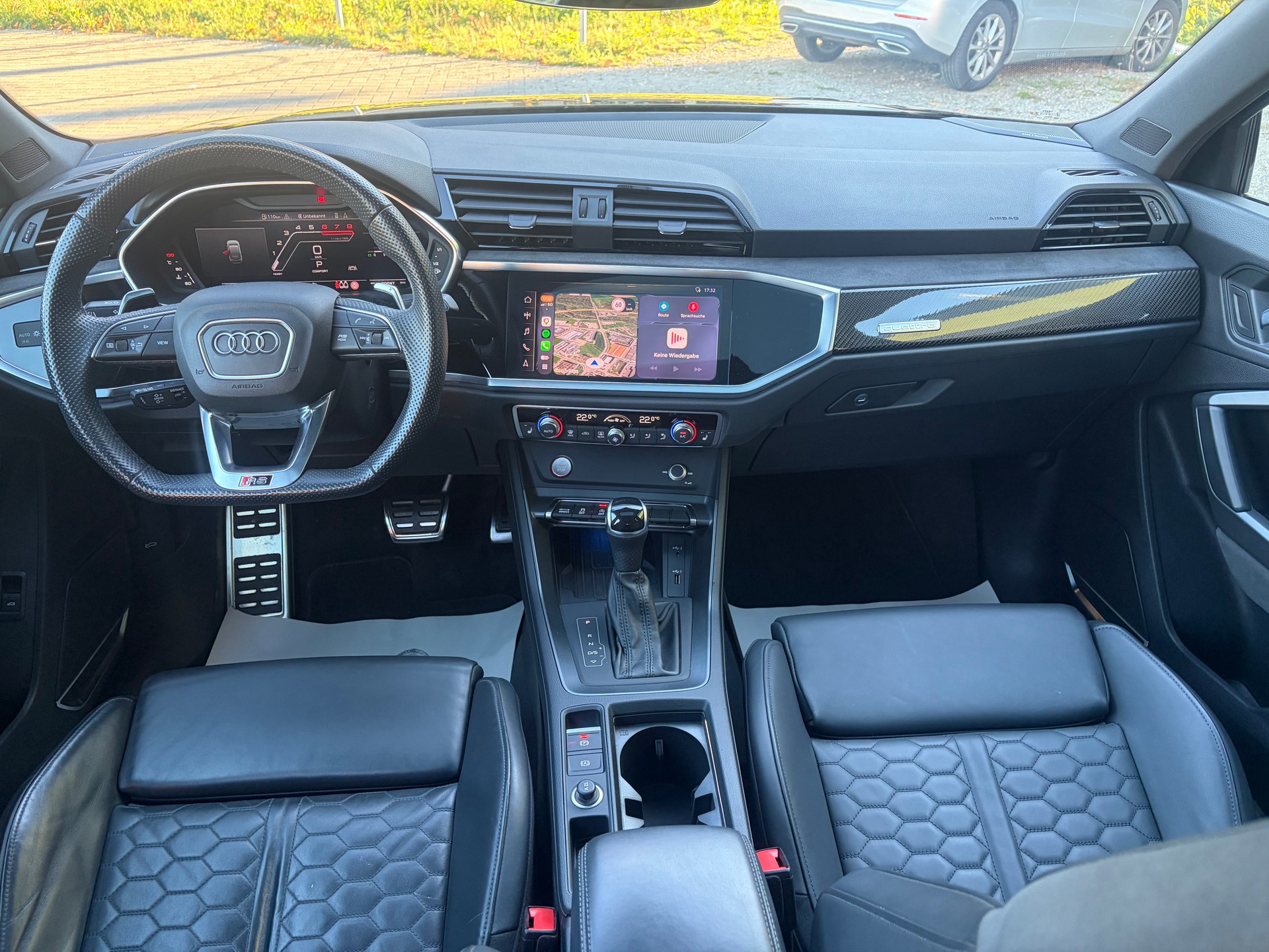 AUDI RS Q3 Sportback quattro S tronic-image-8