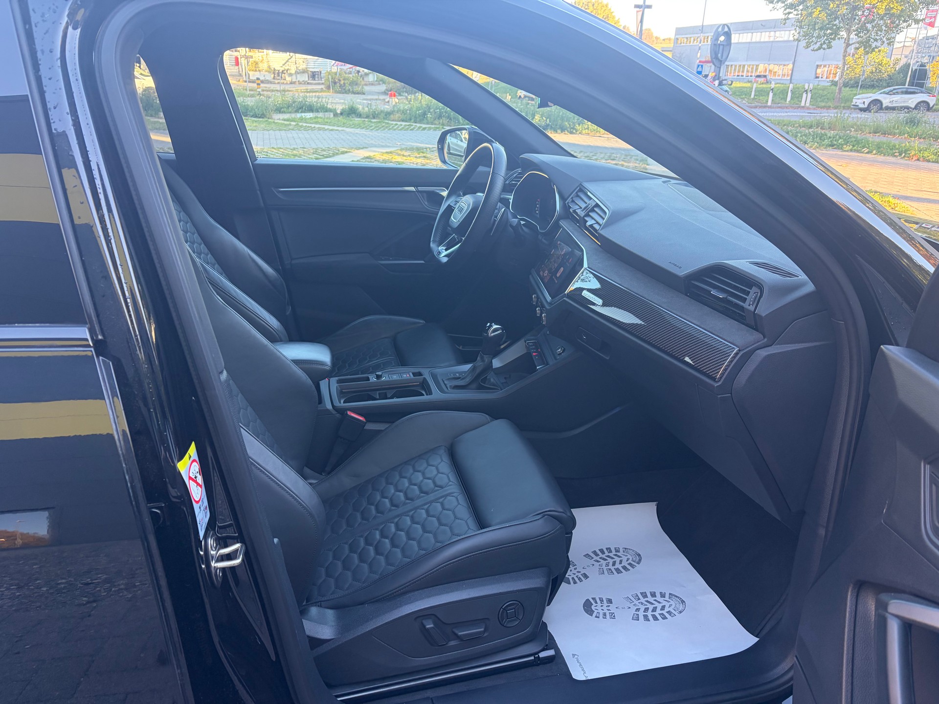 AUDI RS Q3 Sportback quattro S tronic-image-11