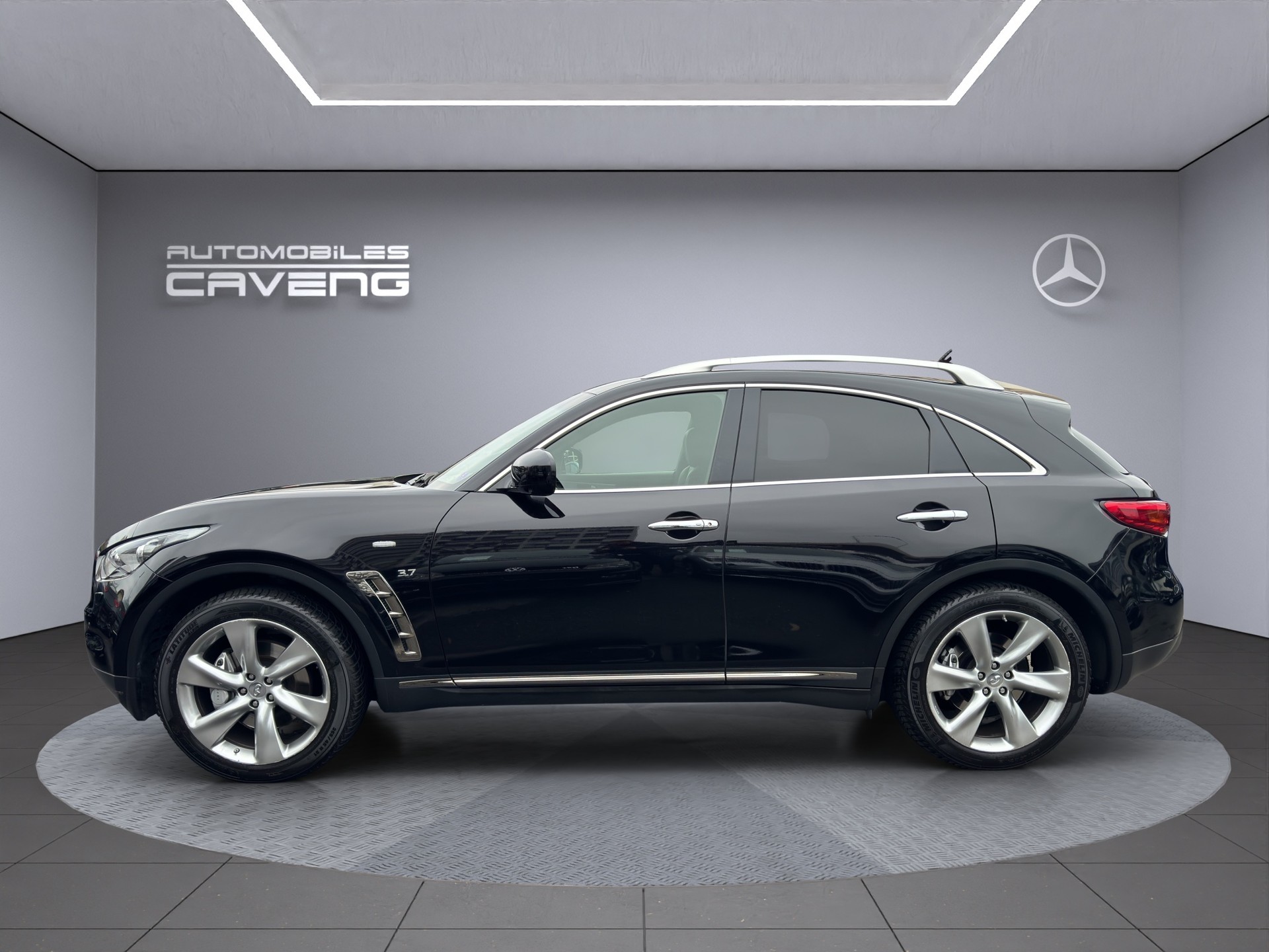 INFINITI QX70 3.7 S Premium AWD Automatic-showroom-element-1