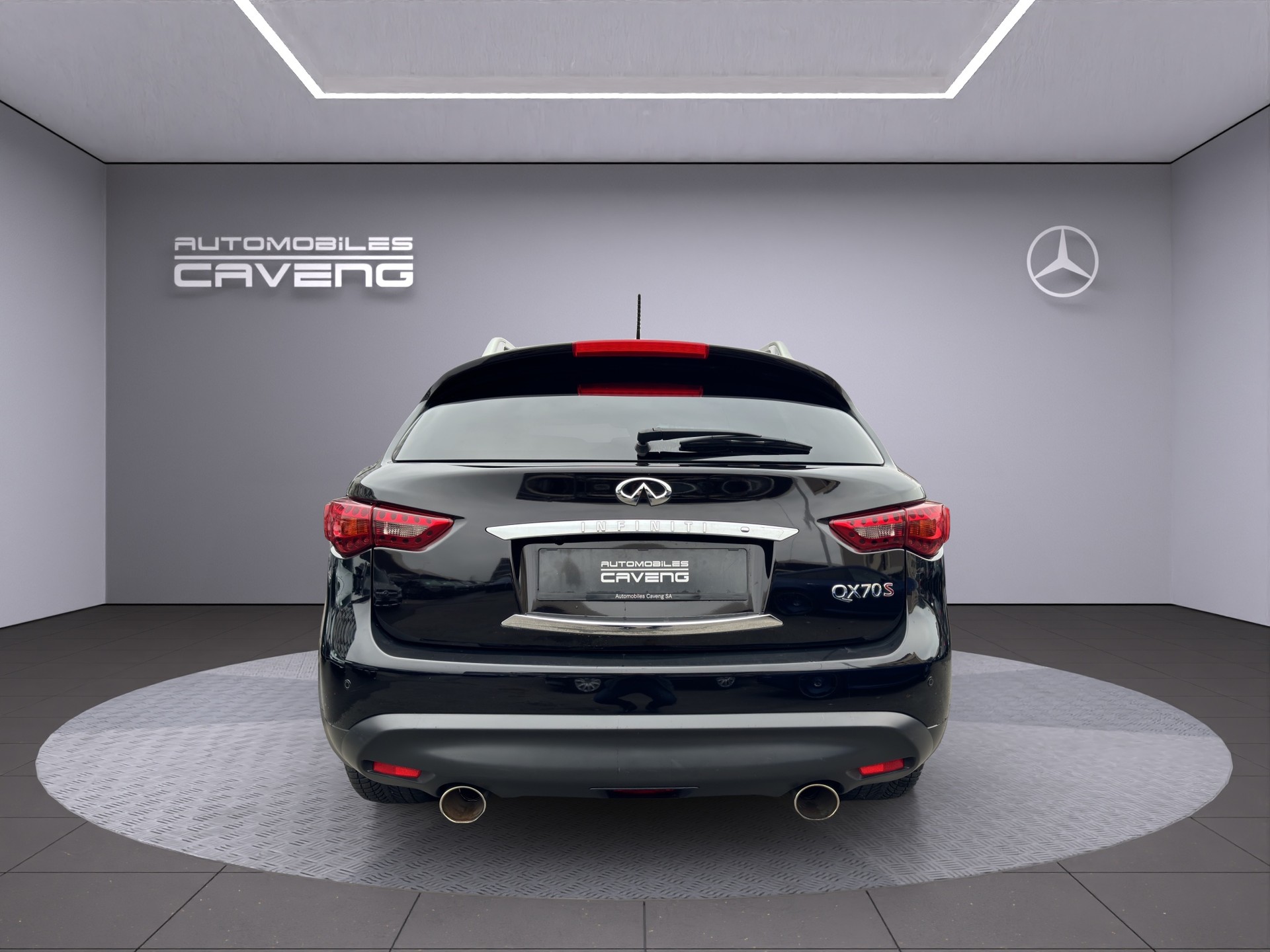 INFINITI QX70 3.7 S Premium AWD Automatic-showroom-element-3