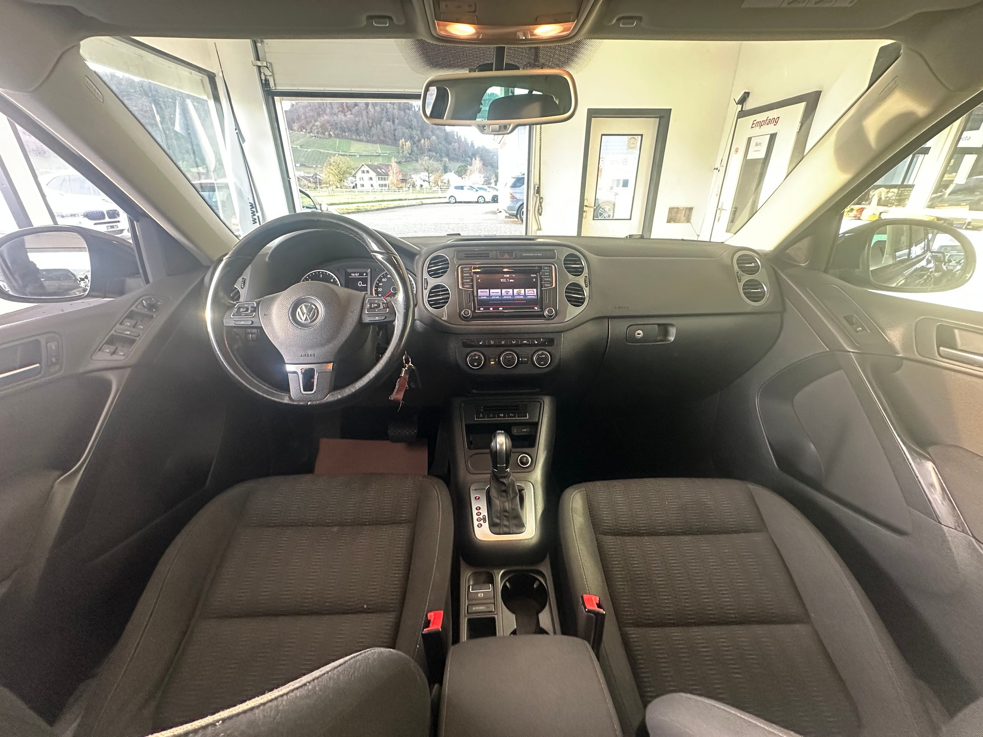 VW Tiguan 2.0 TDI BlueMotion Sport&Style 4Motion DSG-image-11