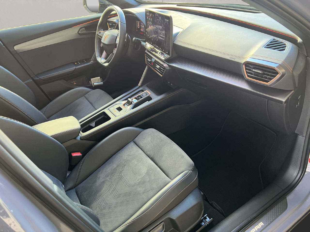 CUPRA Formentor 2.0 TSI VZ 333PS 4Drive DSG 4X4-image-11