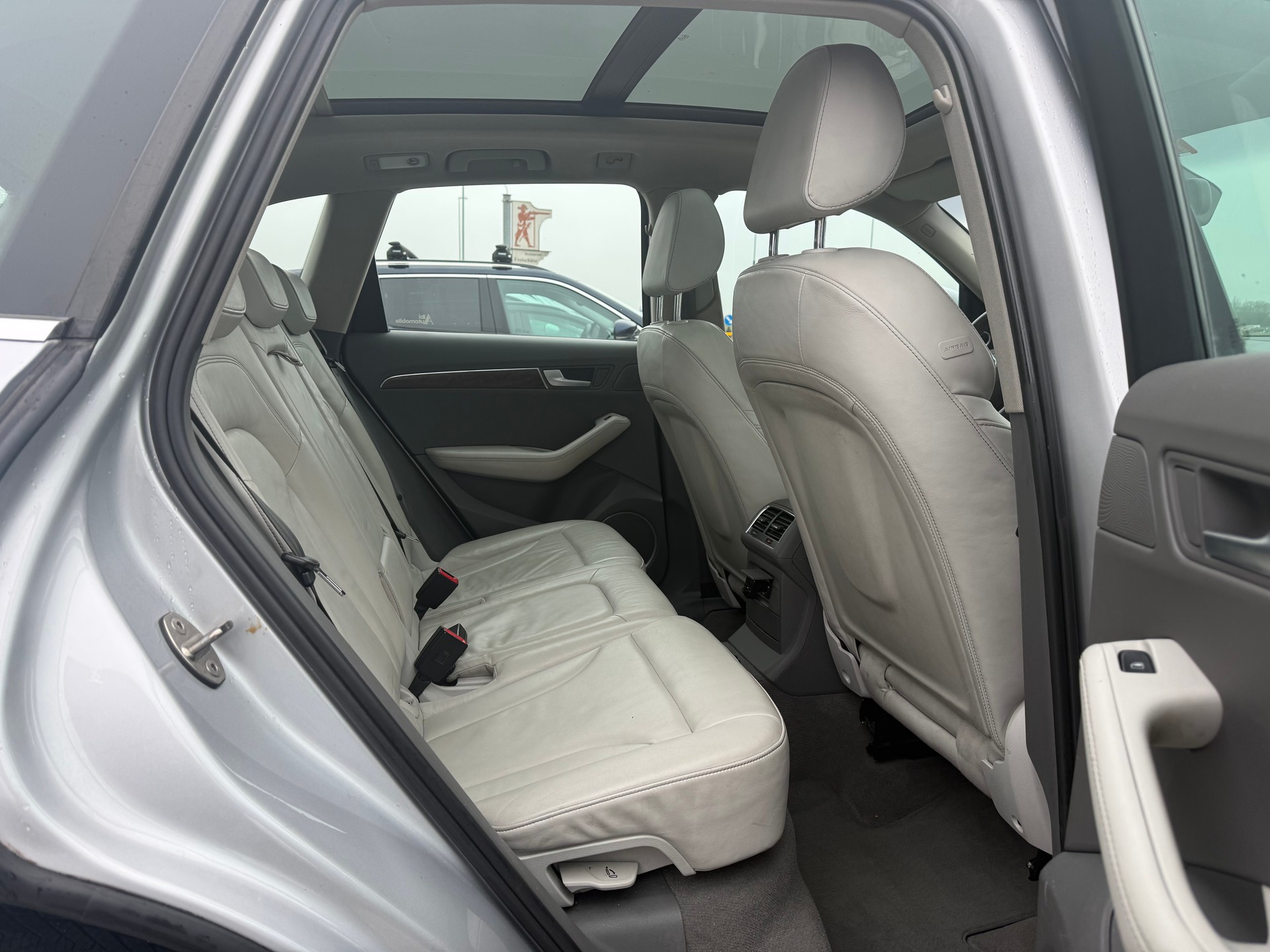 AUDI Q5 2.0 TFSI quattro S-tronic-image-13