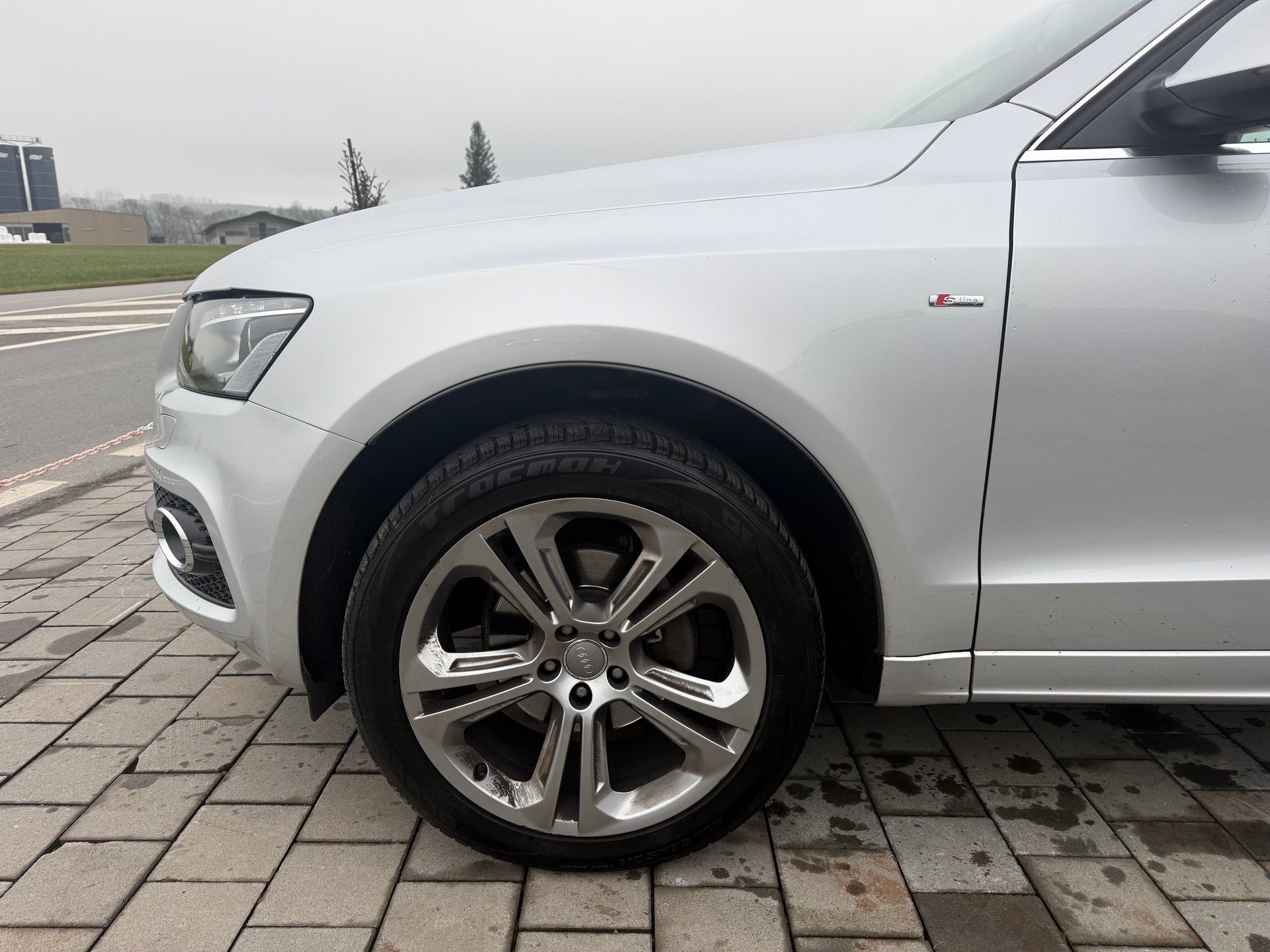 AUDI Q5 2.0 TFSI quattro S-tronic-image-7