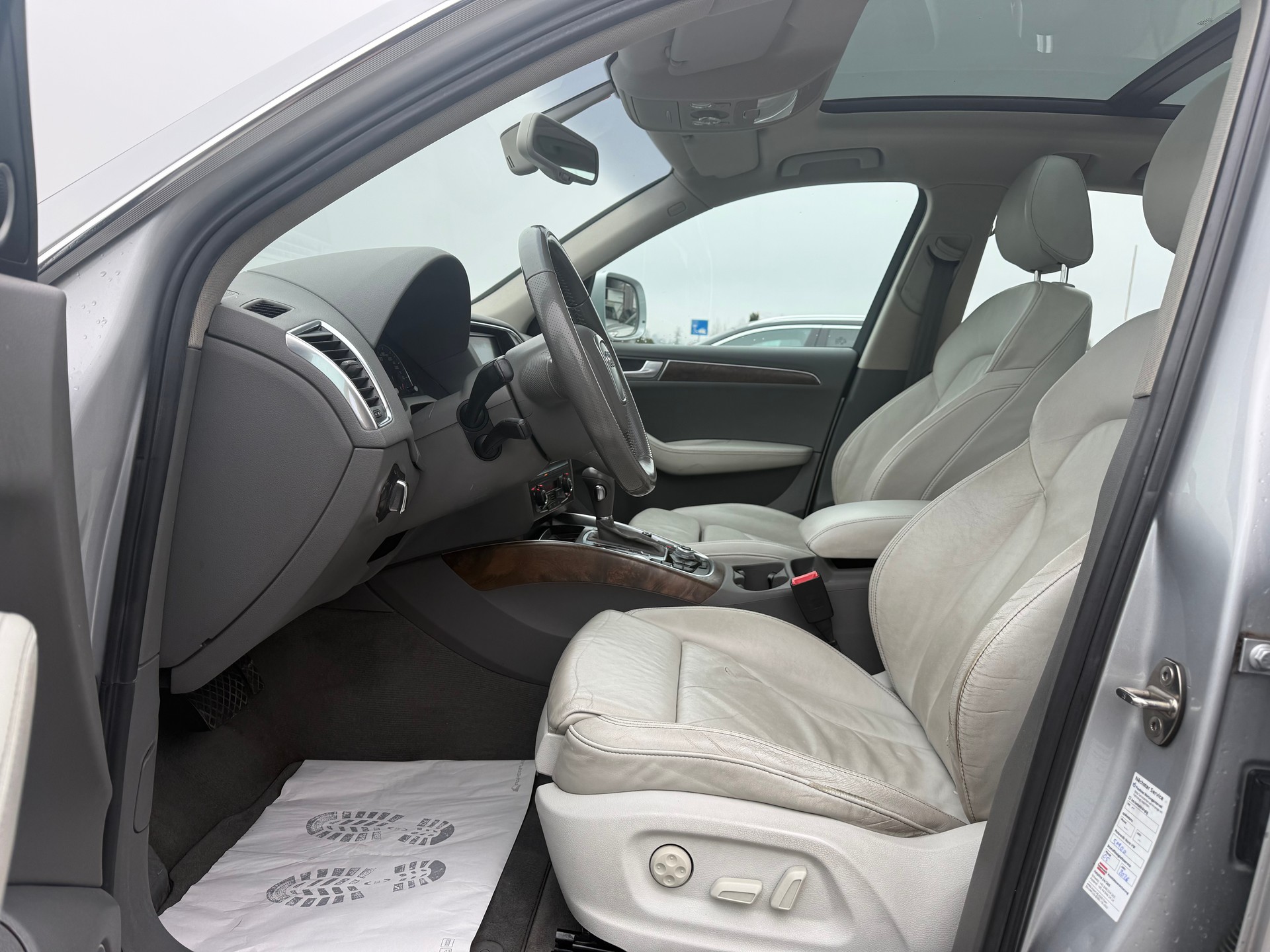 AUDI Q5 2.0 TFSI quattro S-tronic-image-8