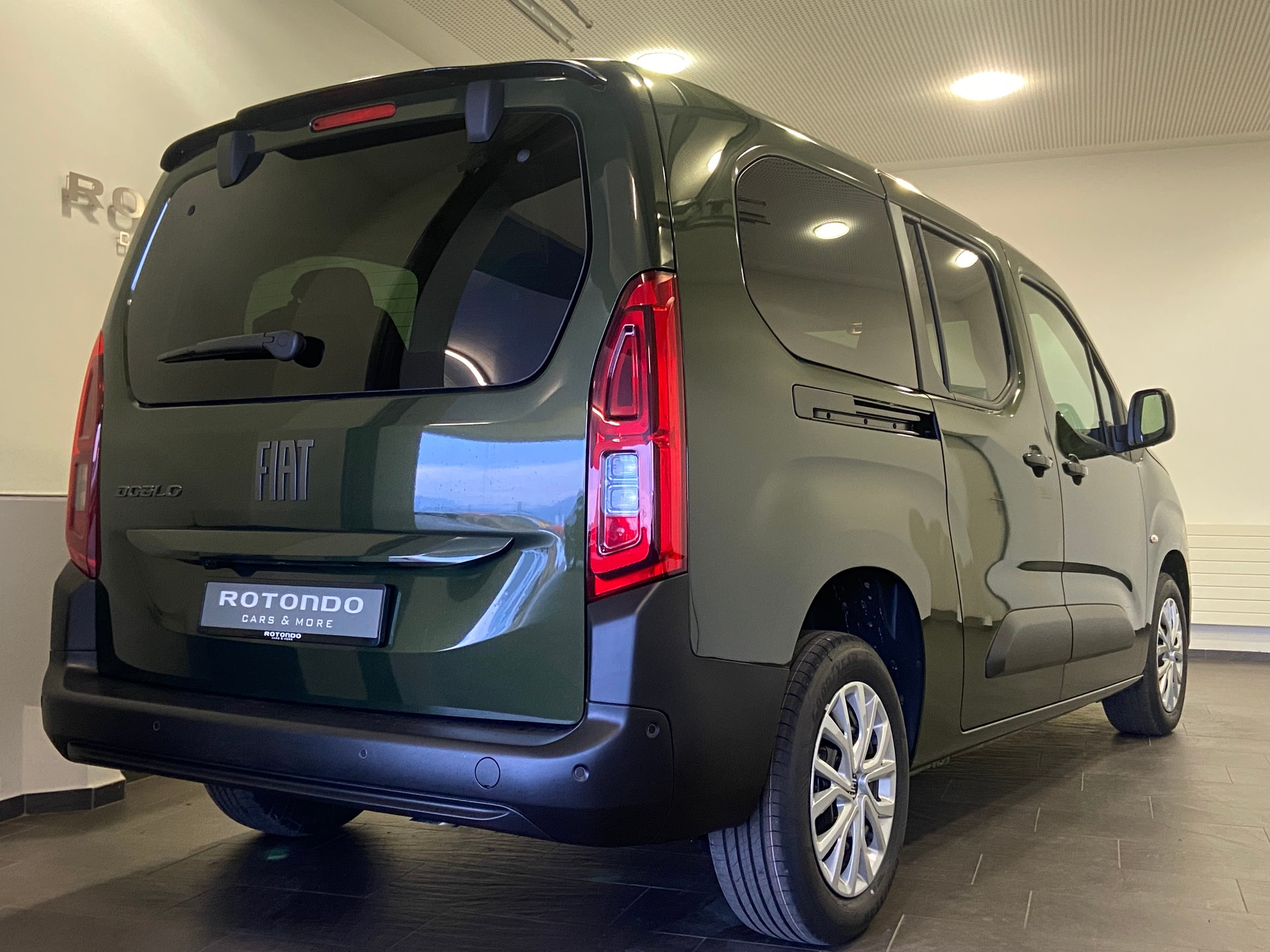 FIAT Doblo L2 1.5 BlueHDi Automat - 7 Plätze-showroom-element-1