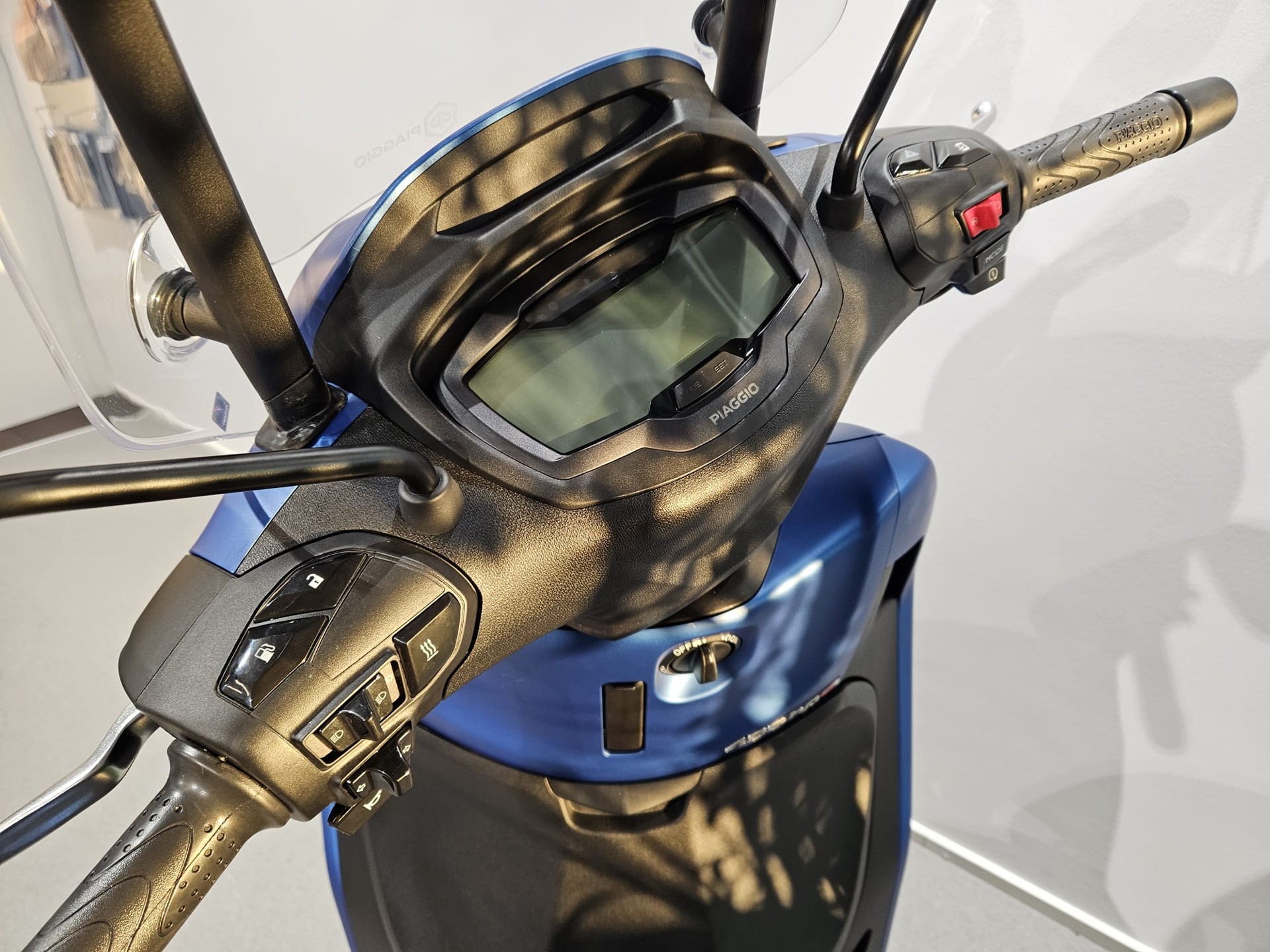 PIAGGIO Beverly 400 Sport E5+-image-7