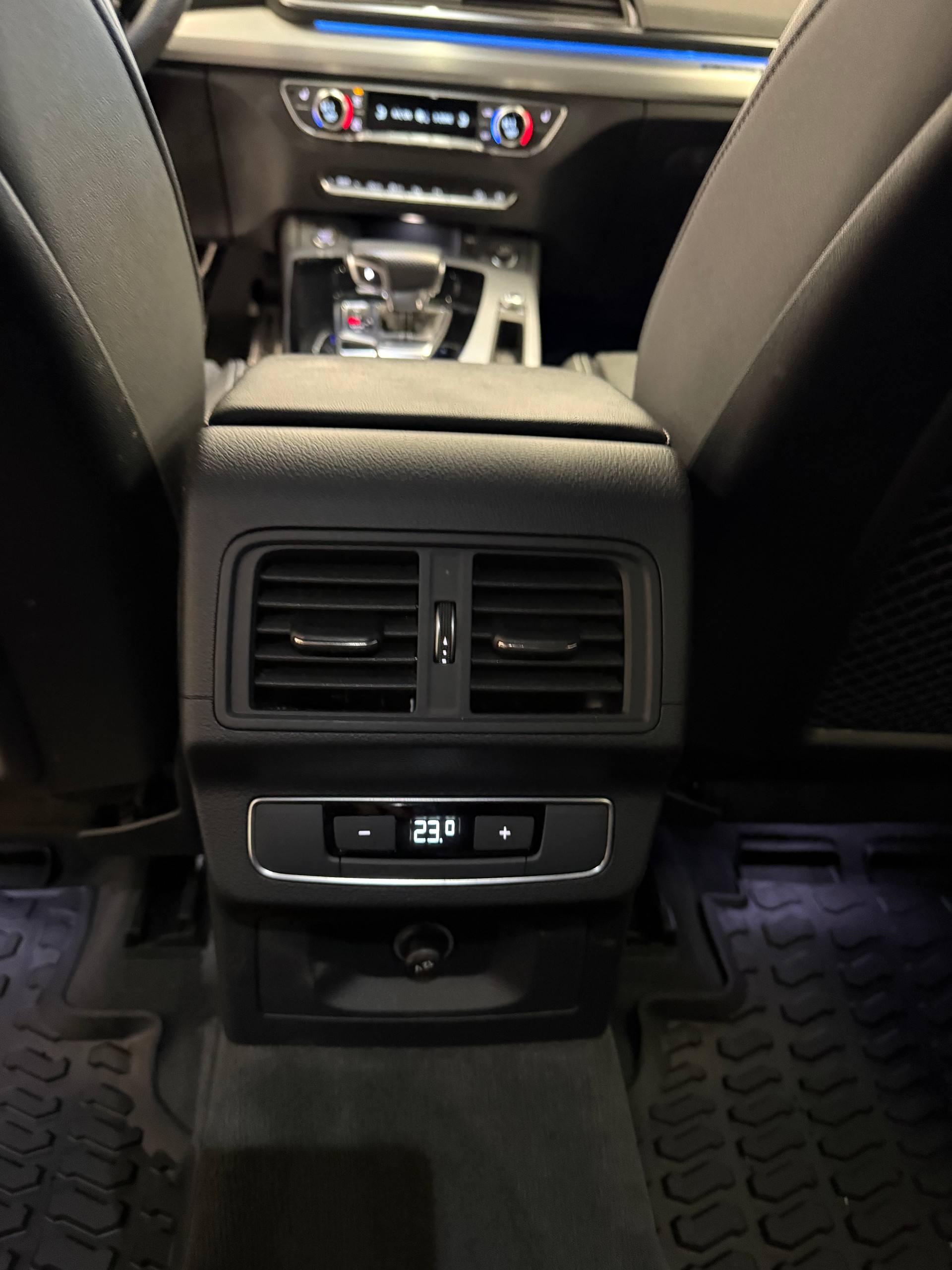 AUDI Q5 40 TDI S-line quattro S-tronic-image-18