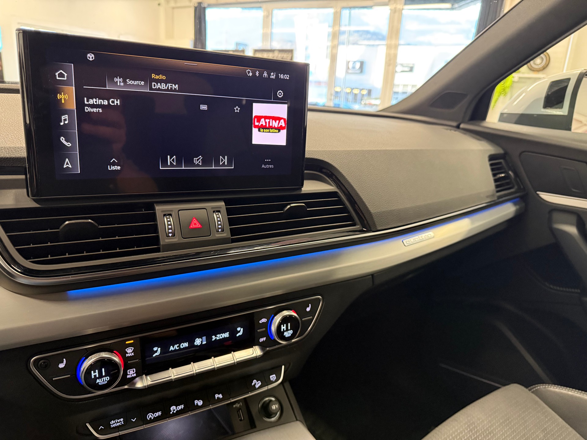 AUDI Q5 40 TDI S-line quattro S-tronic-image-22