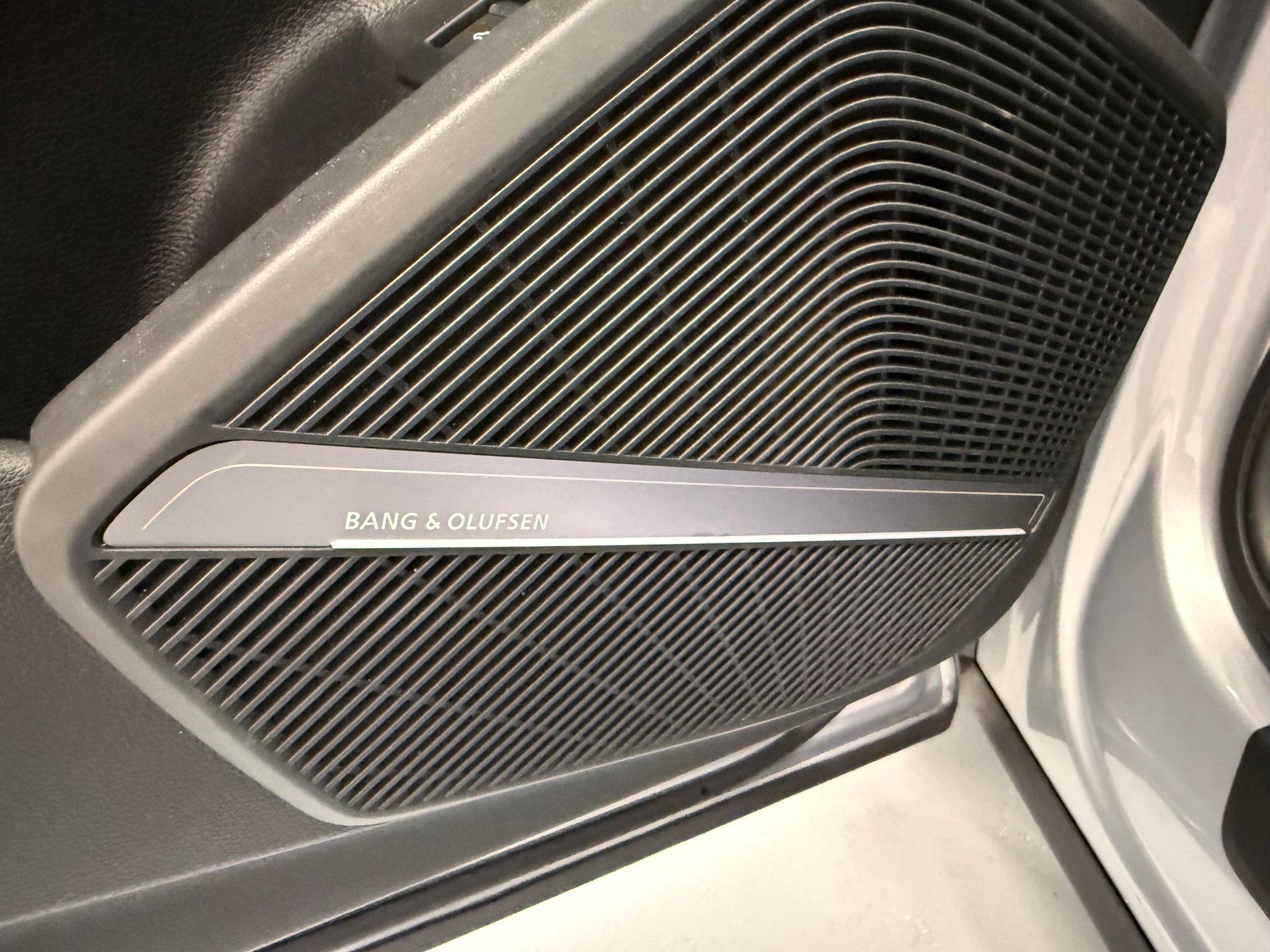 AUDI Q5 40 TDI S-line quattro S-tronic-image-24