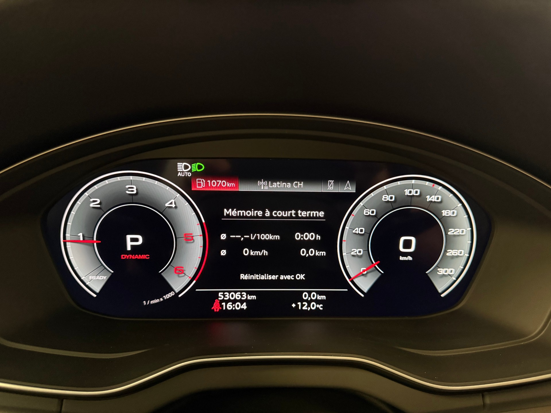 AUDI Q5 40 TDI S-line quattro S-tronic-image-23