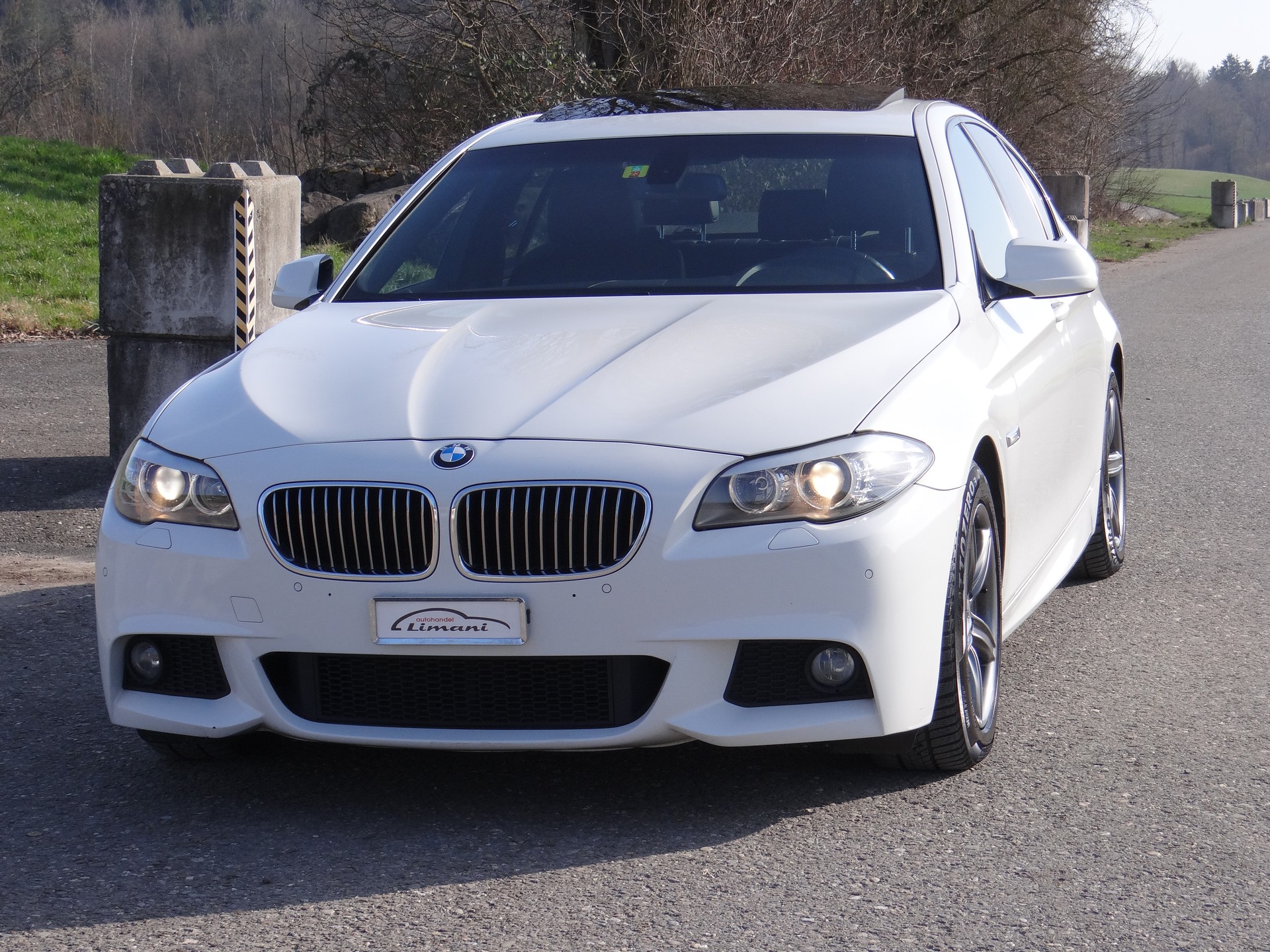 BMW 525d M Sport-showroom-element-1