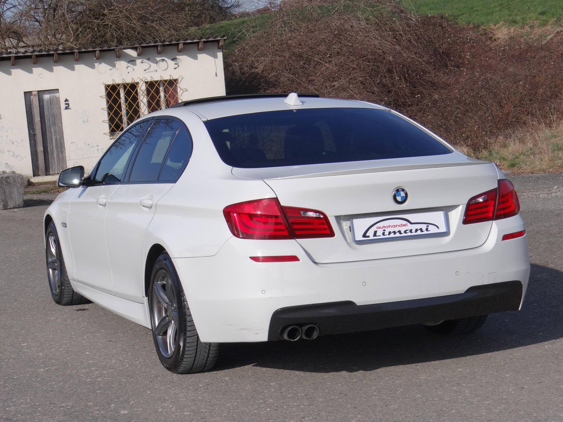 BMW 525d M Sport-showroom-element-3