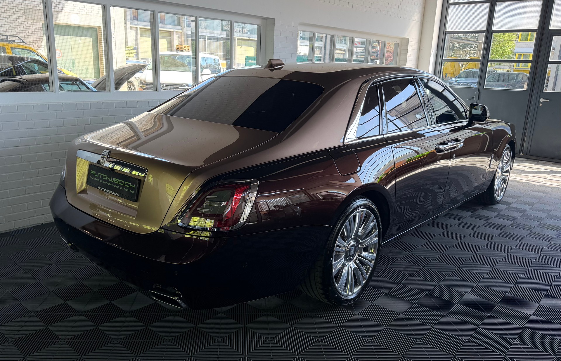 ROLLS-ROYCE Ghost II 6.75 V12 571 PS ( CH )-showroom-element-2