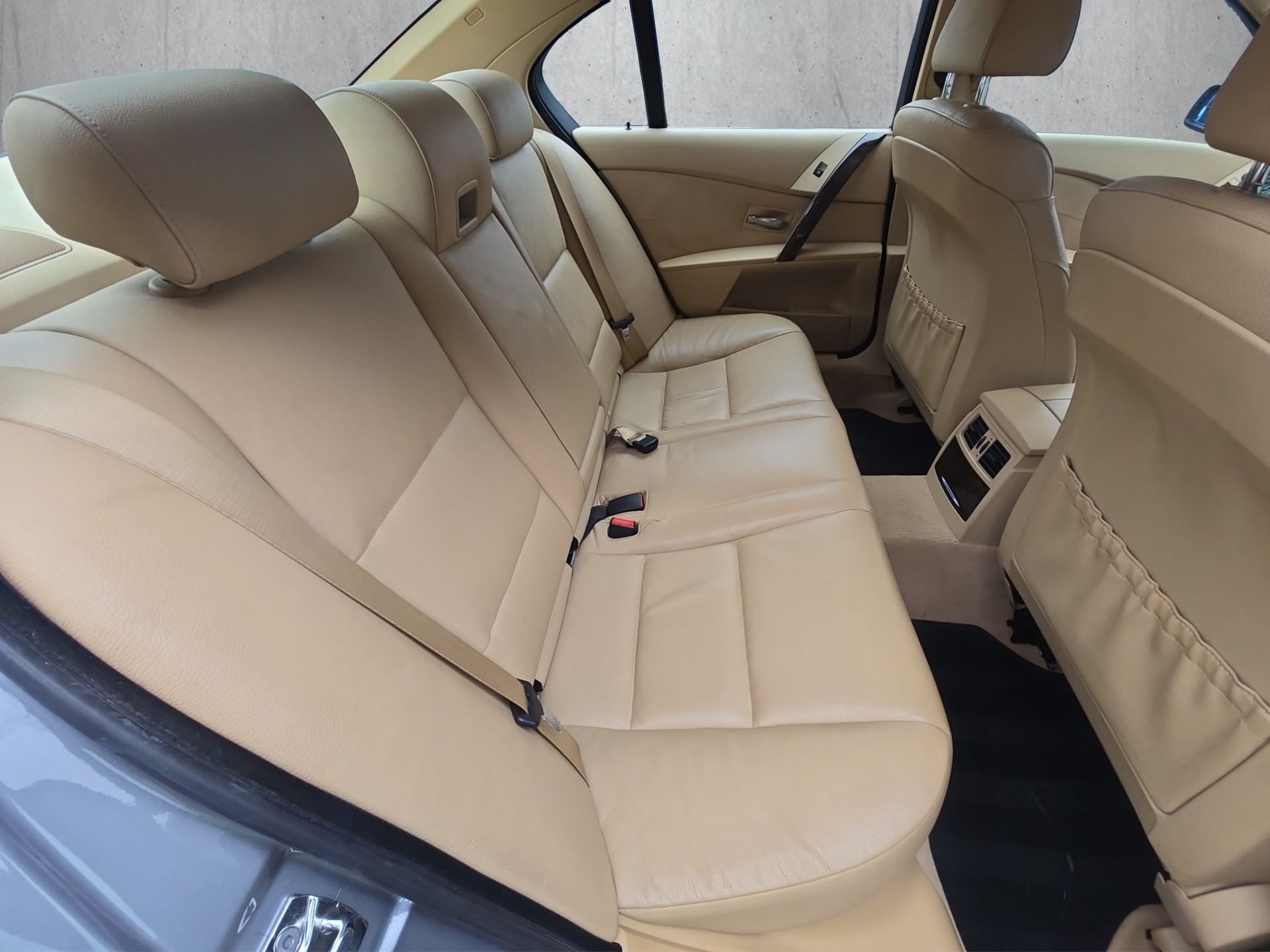 BMW 520i Advantage-image-12