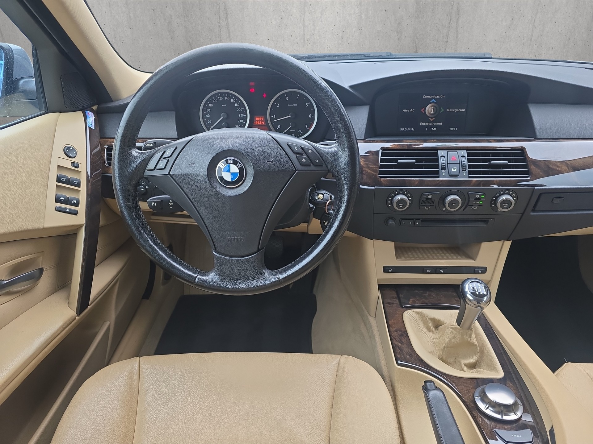 BMW 520i Advantage-image-9