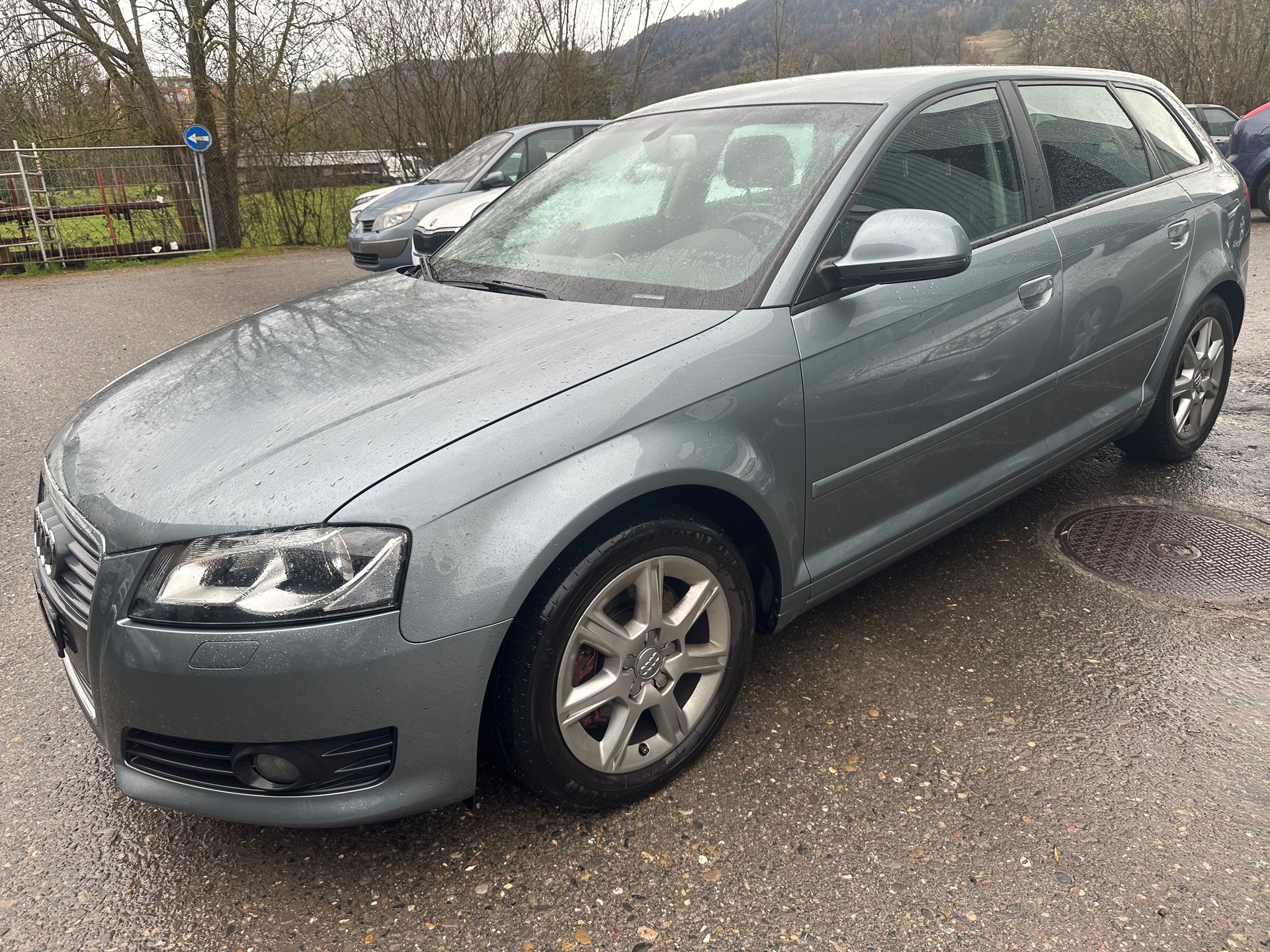 AUDI A3 Sportback 1.8 TFSI Ambiente quattro-image-2