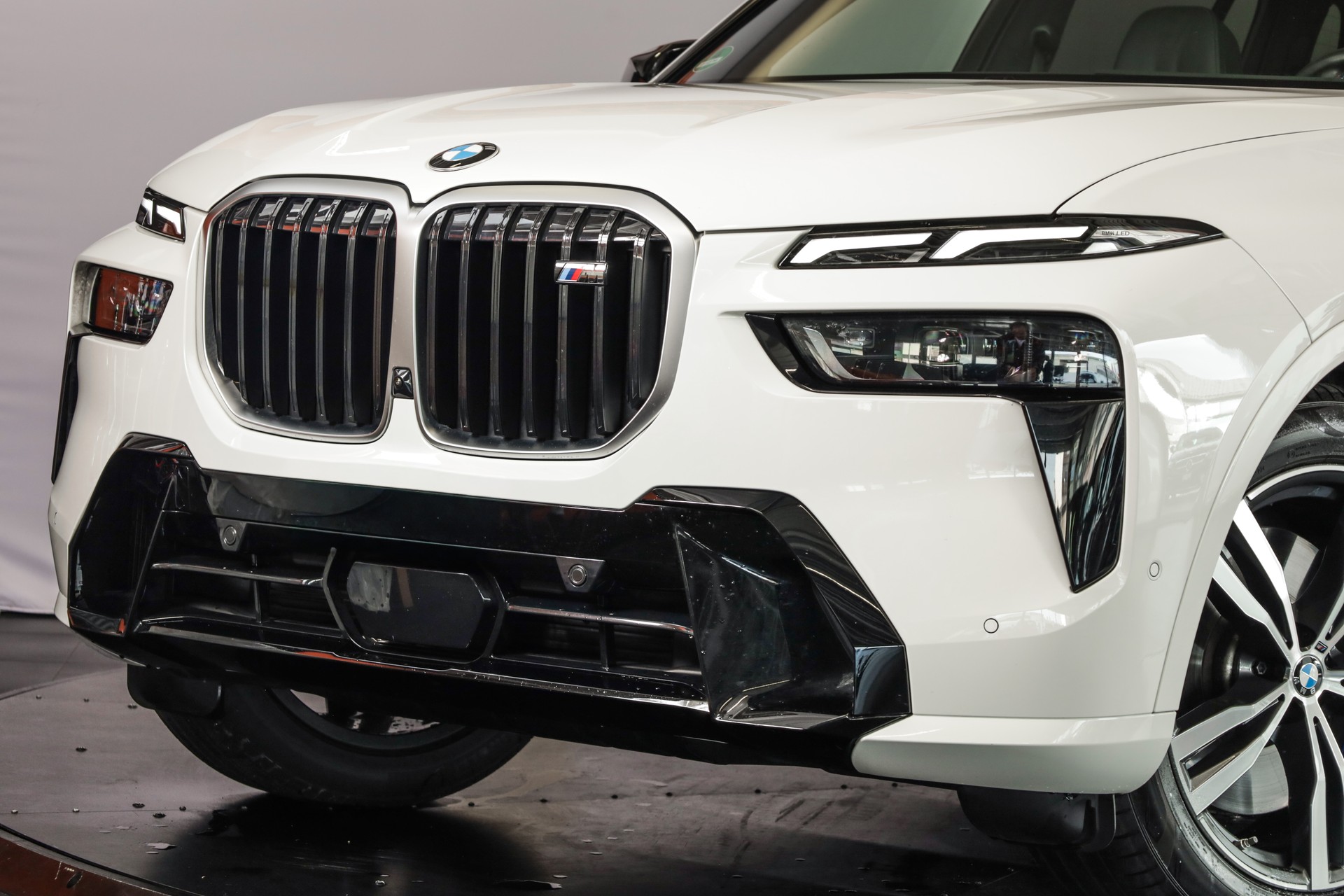 BMW X7 xDrive 48V M60i Steptronic M Sport Pro-image-5