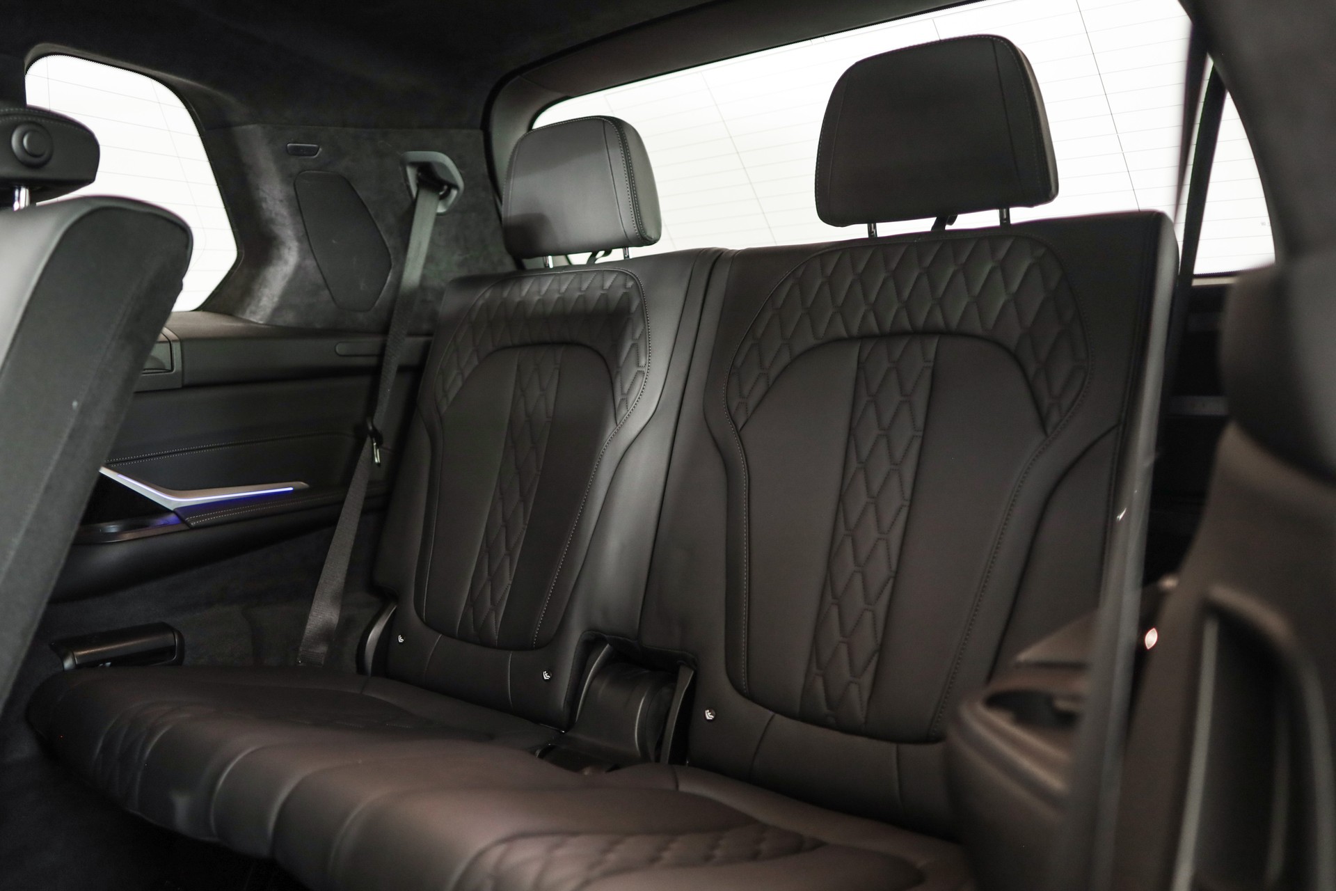BMW X7 xDrive 48V M60i Steptronic M Sport Pro-image-12