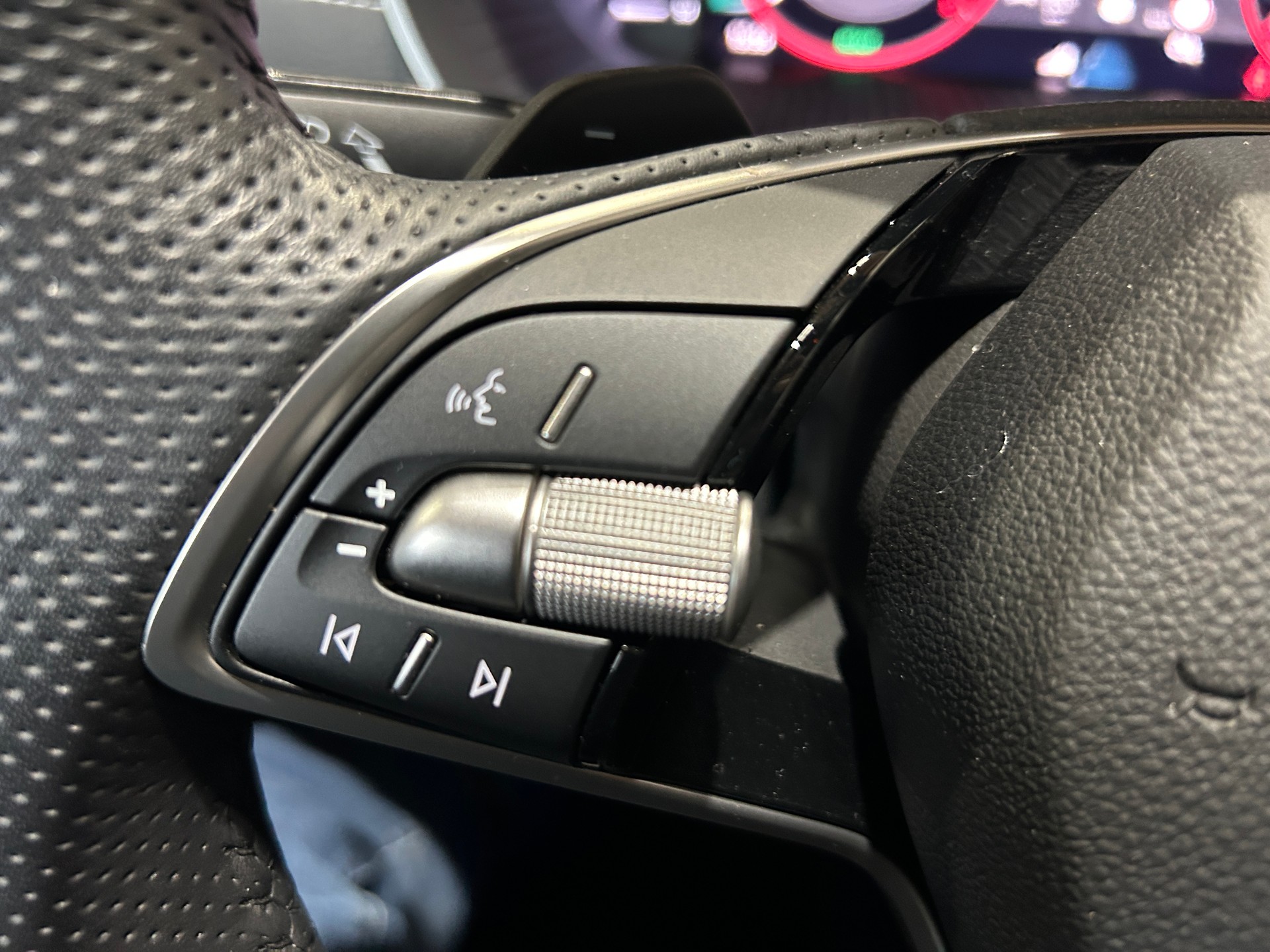 SKODA Octavia Combi 1.5 TSI mHEV DSG Sport Line-image-13
