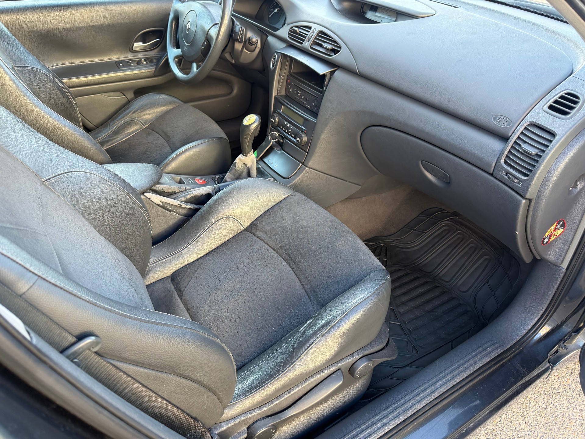 RENAULT Laguna Grandtour 2.2 dCi Dynamique-image-12