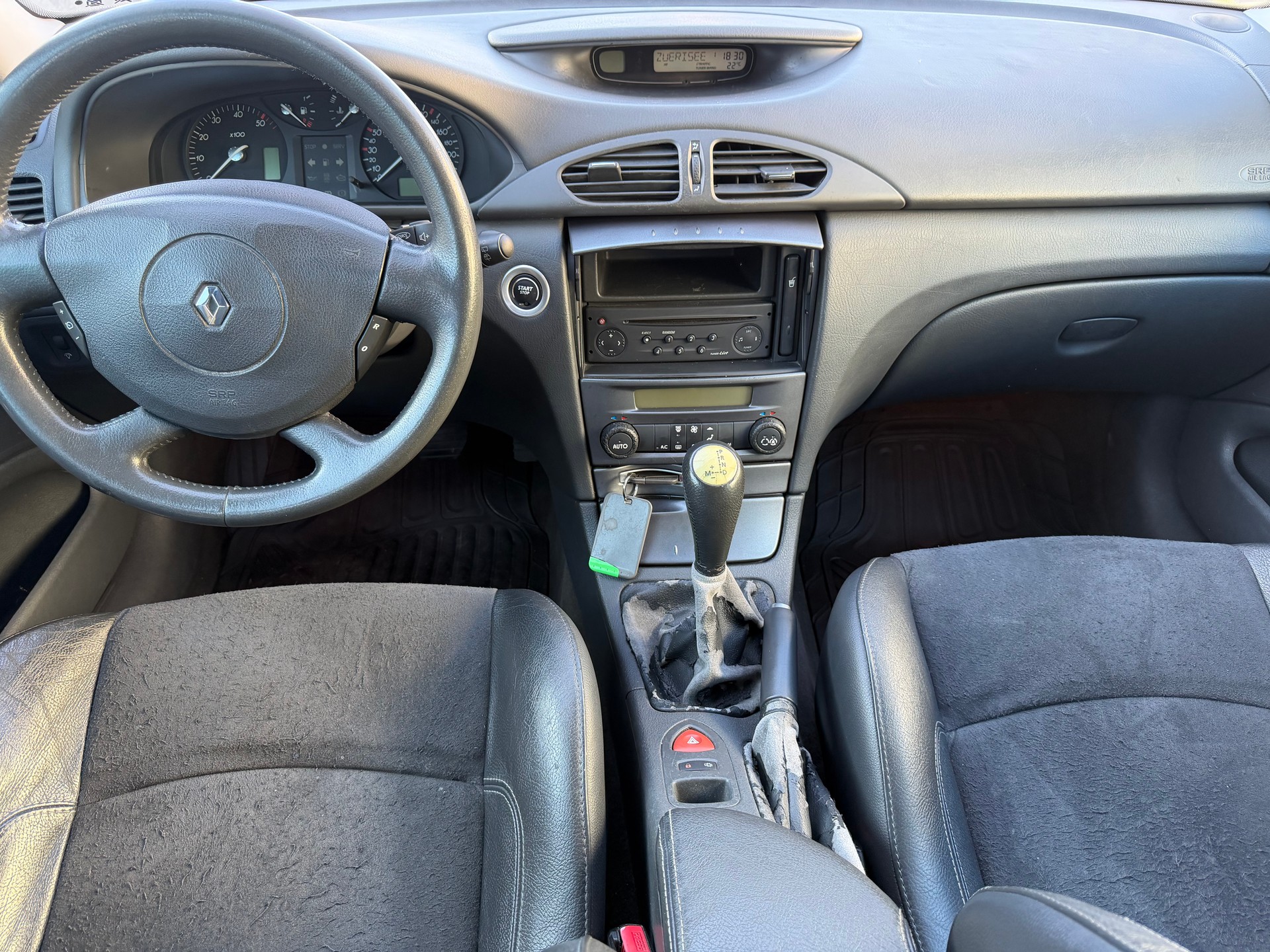 RENAULT Laguna Grandtour 2.2 dCi Dynamique-image-9