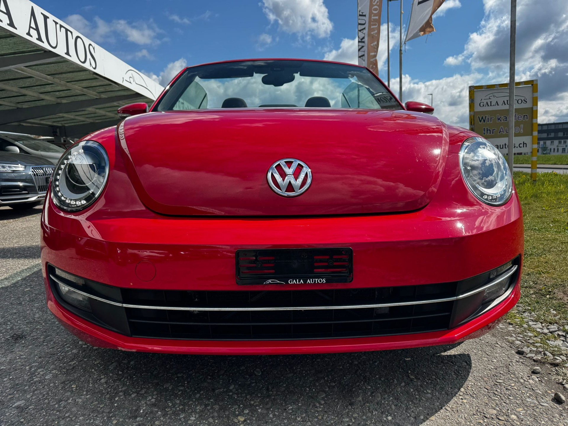 VW Beetle Cabrio 1.6 TDI BMT Design DSG-image-1