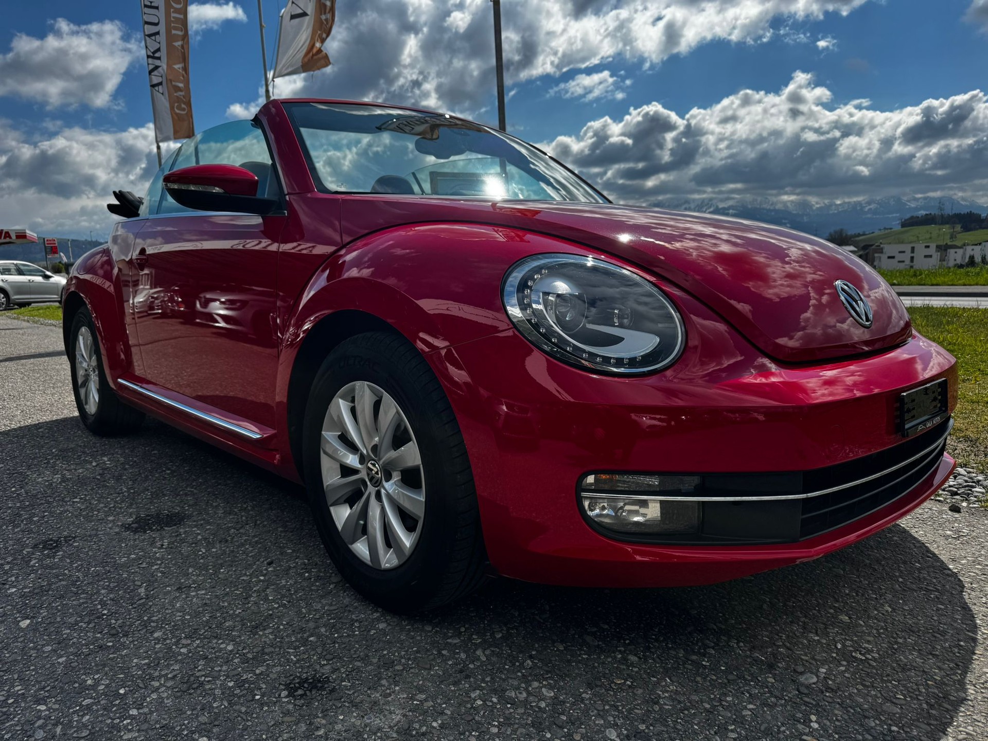 VW Beetle Cabrio 1.6 TDI BMT Design DSG-image-2
