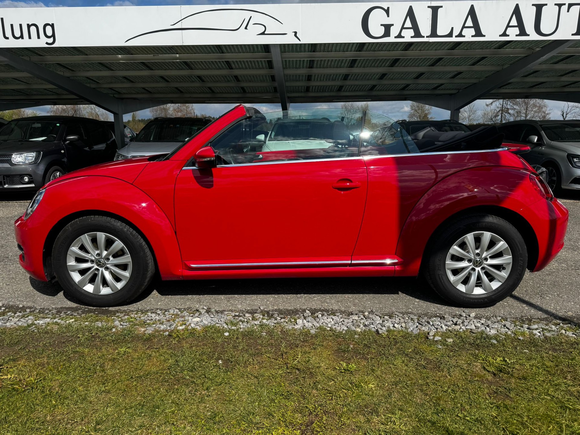 VW Beetle Cabrio 1.6 TDI BMT Design DSG-image-6