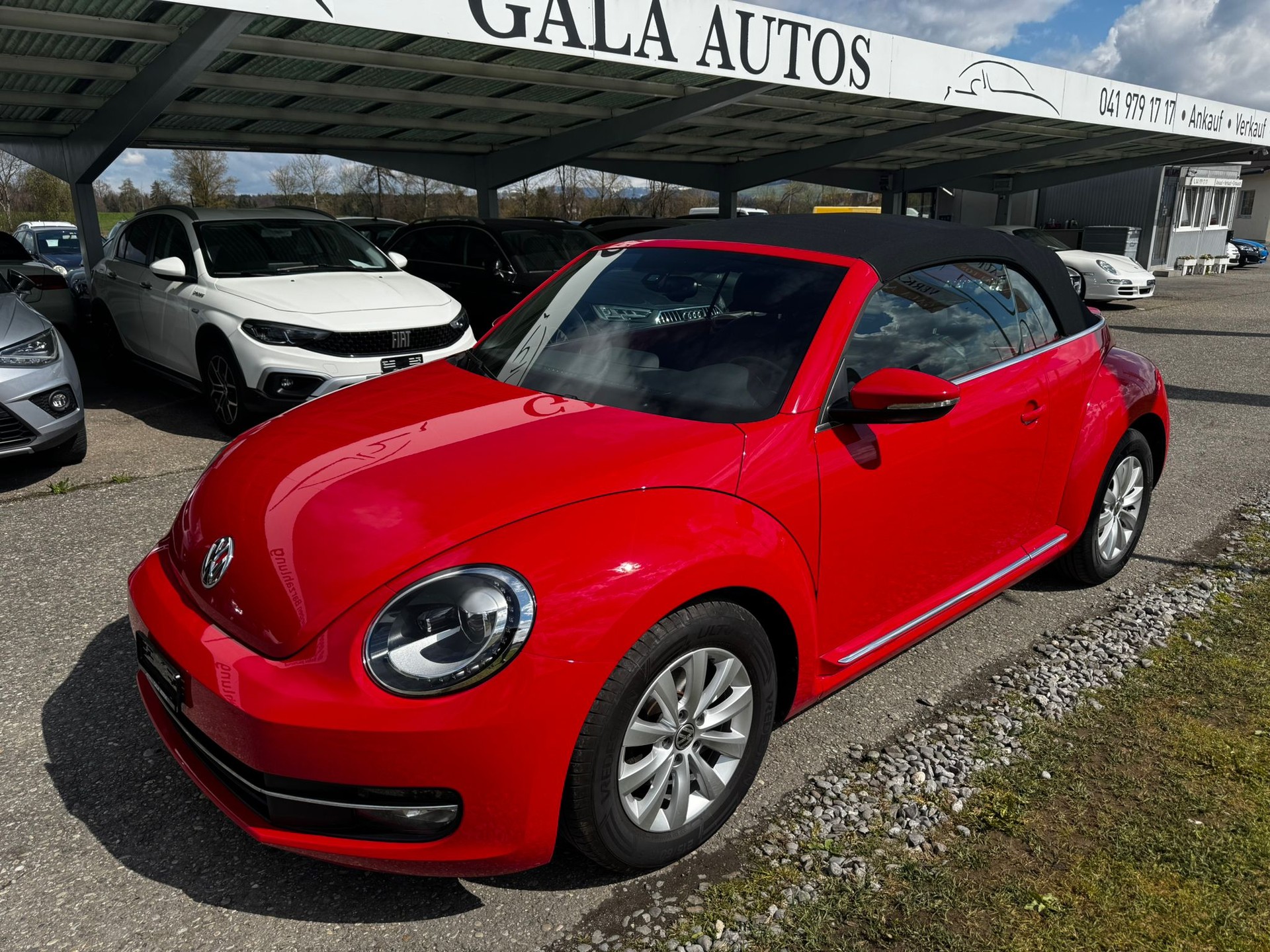 VW Beetle Cabrio 1.6 TDI BMT Design DSG-image-13