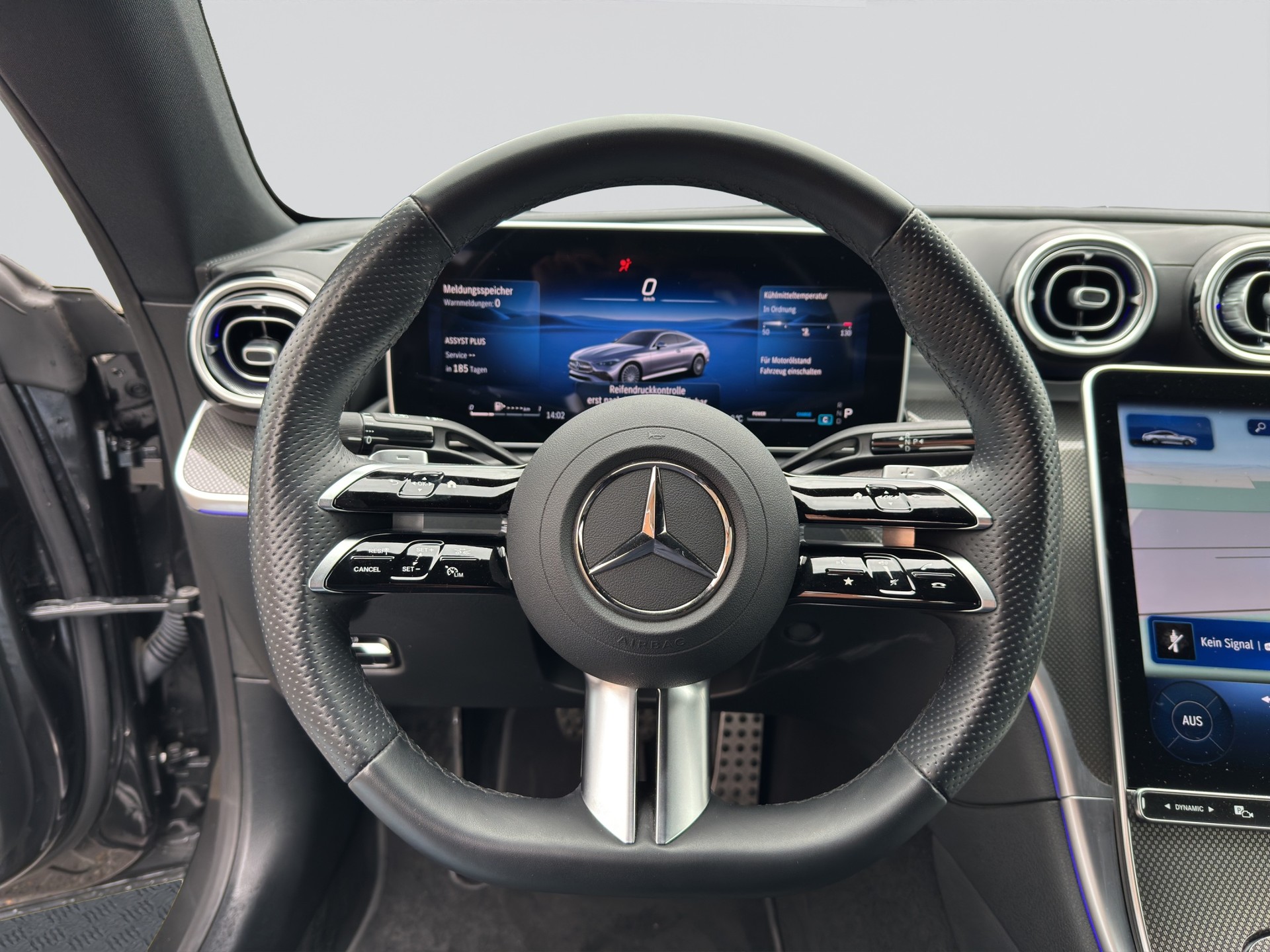 MERCEDES-BENZ CLE 200 AMG Coupé Night 9G-Tronic-image-9