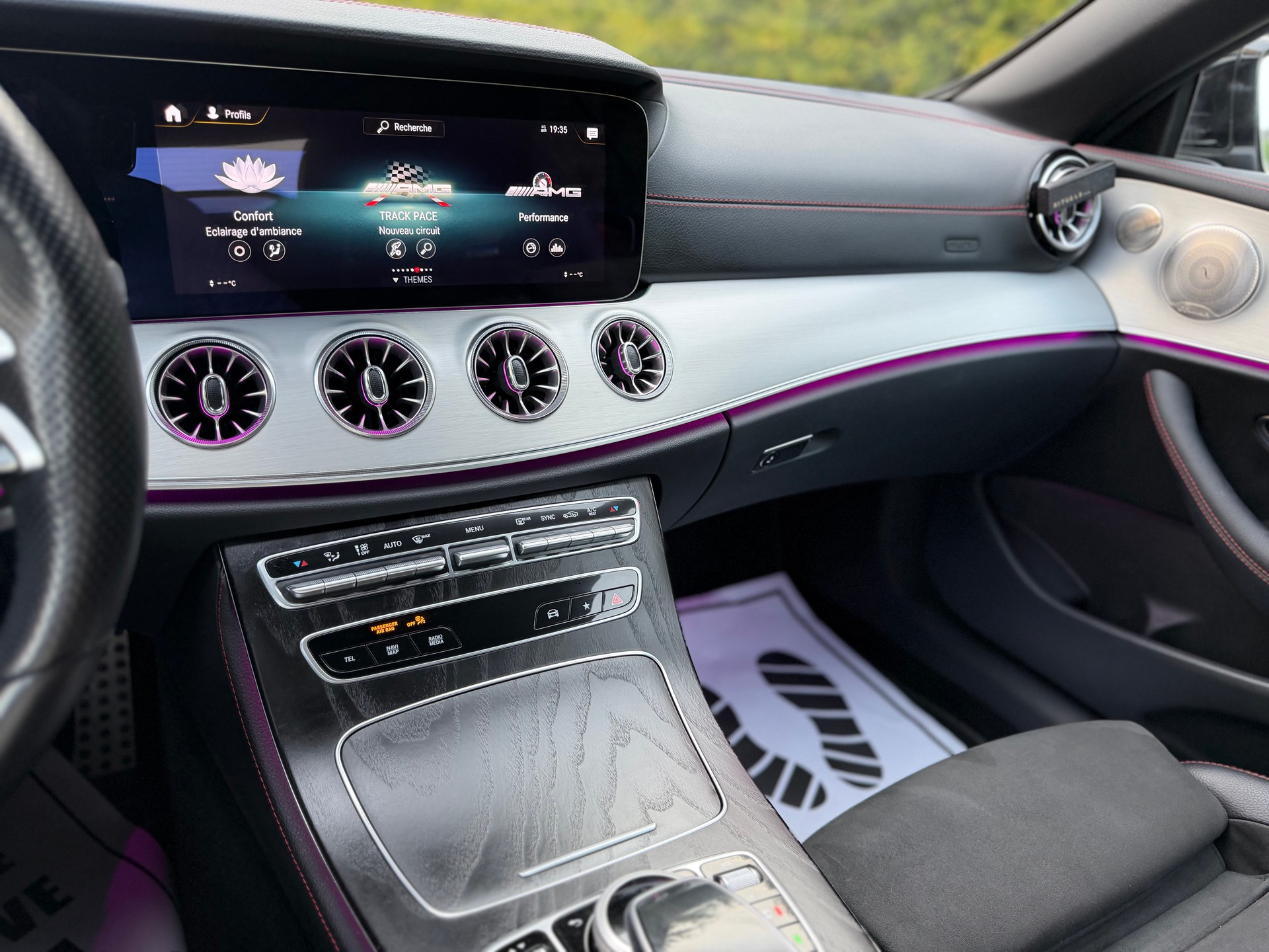 MERCEDES-BENZ E 53Cabriolet AMG 4 Matic+ 9G-Tronic-image-16